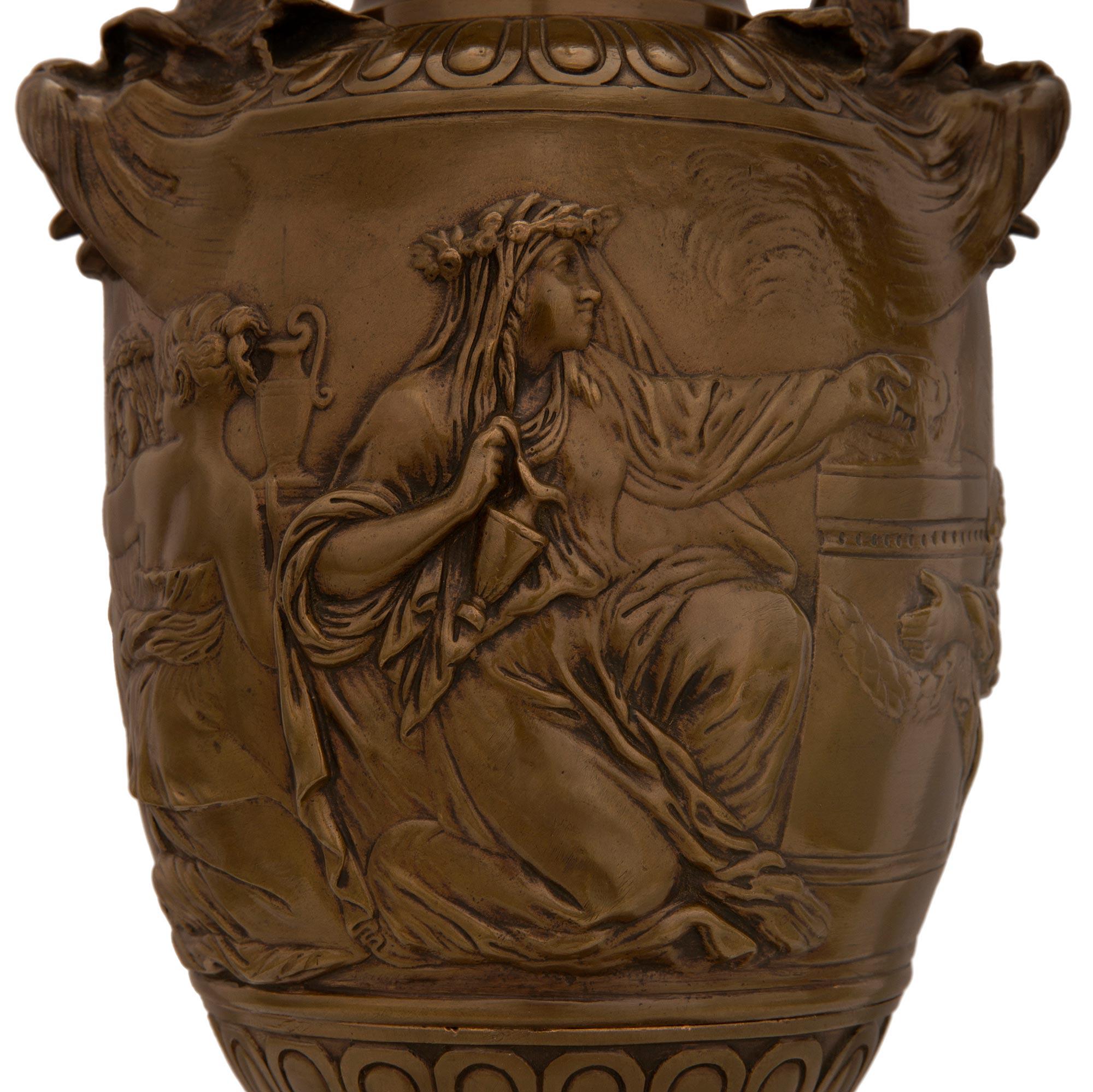 Bronze Paire de lampes de la Renaissance du 19ème siècle en bronze, bronze doré et marbre en vente