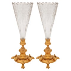 Paar französische Renaissance-Vasen aus Goldbronze und geätztem Glas aus dem 19. Jahrhundert