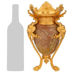 Coppia di urne rinascimentali francesi del XIX secolo in marmo di St. Ormolu e Sarrancolin