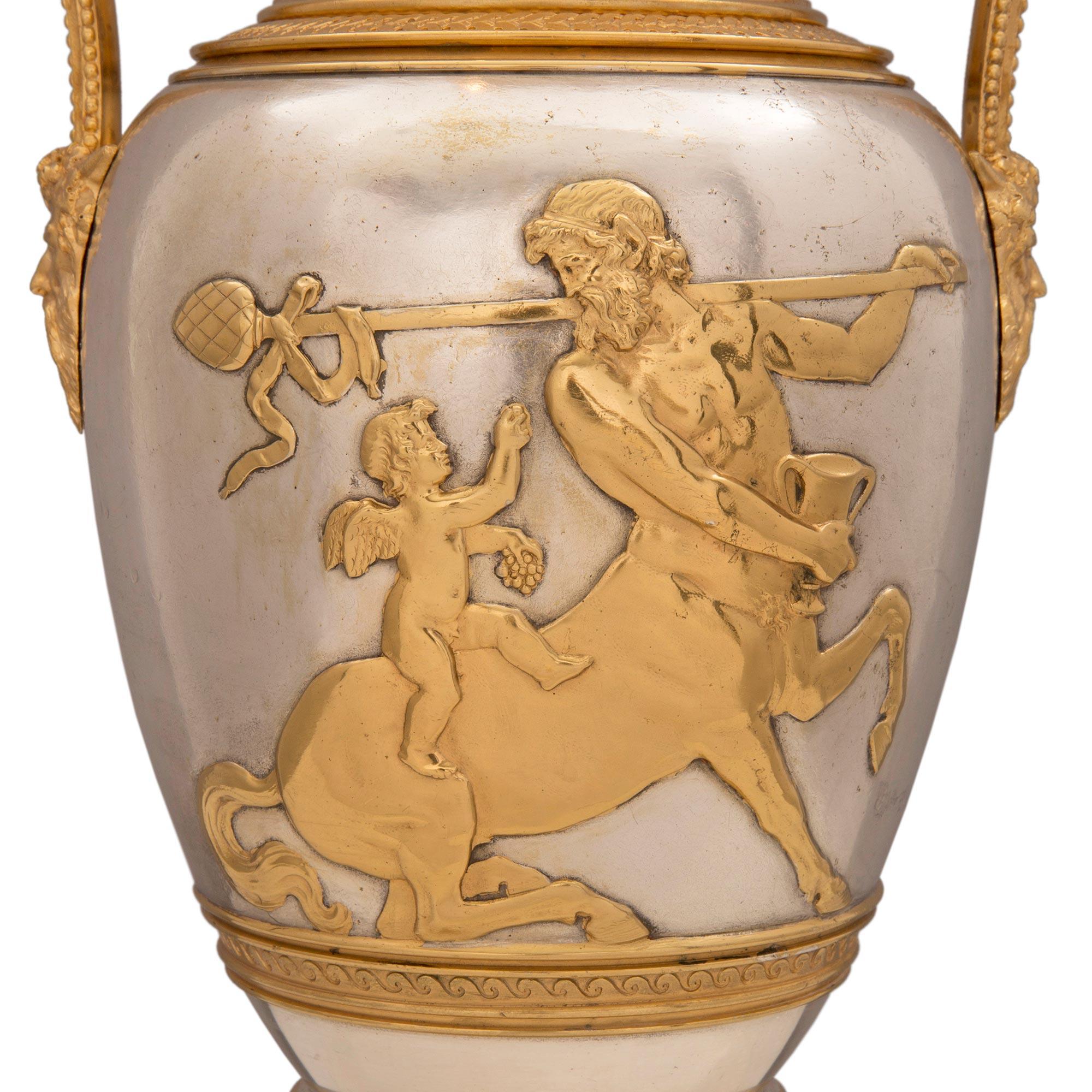 Bronze Paire de lampes de style Renaissance franaise du 19me sicle en bronze dor et argent en vente