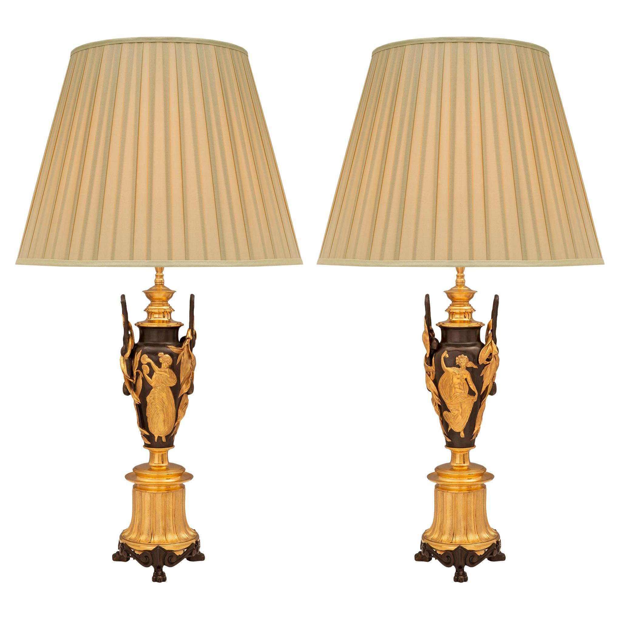 Paar französische Renaissance-Lampen aus patinierter Bronze und Goldbronze aus dem 19. Jahrhundert