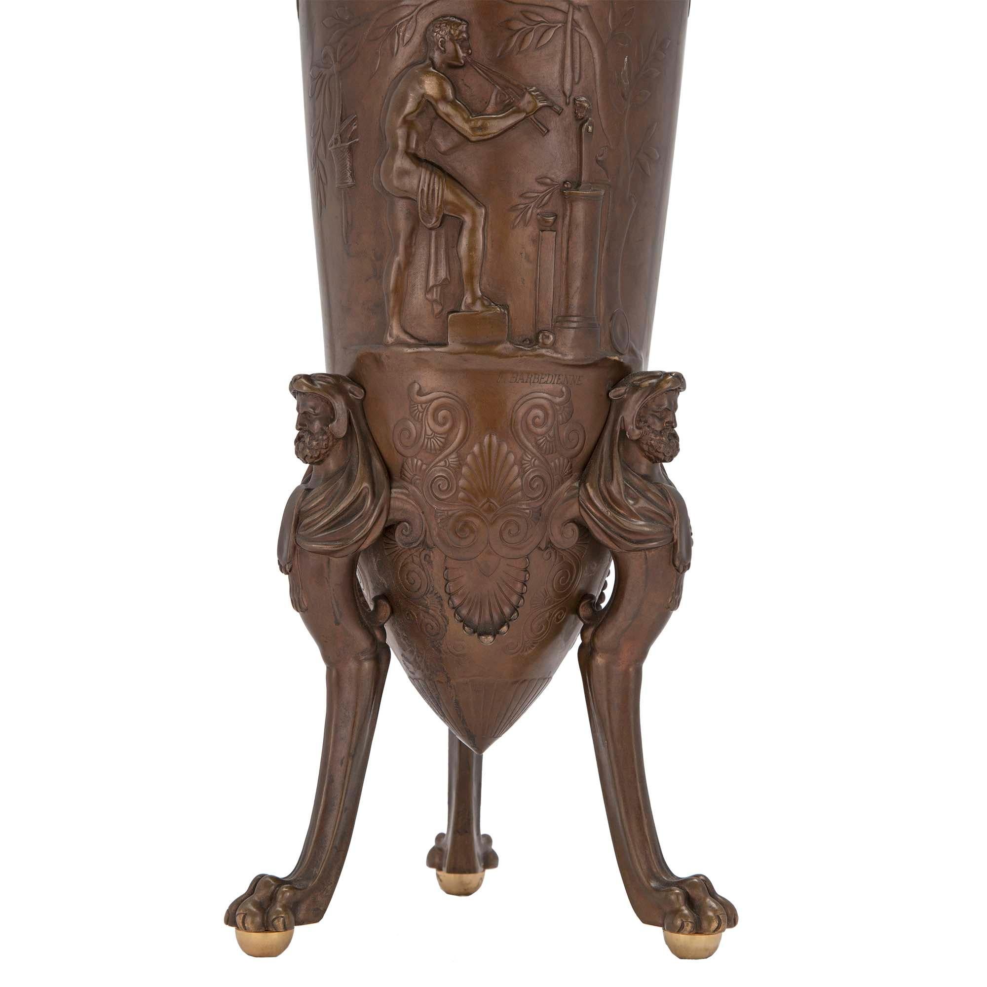 Paire de lampes françaises de style Renaissance du 19ème siècle en bronze patiné en vente 1