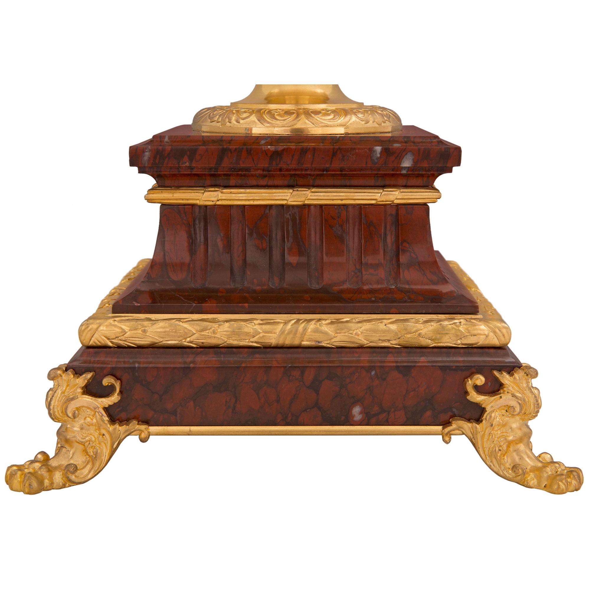 Coppia di candelabri a nove bracci in stile rinascimentale francese del XIX secolo in vendita 3
