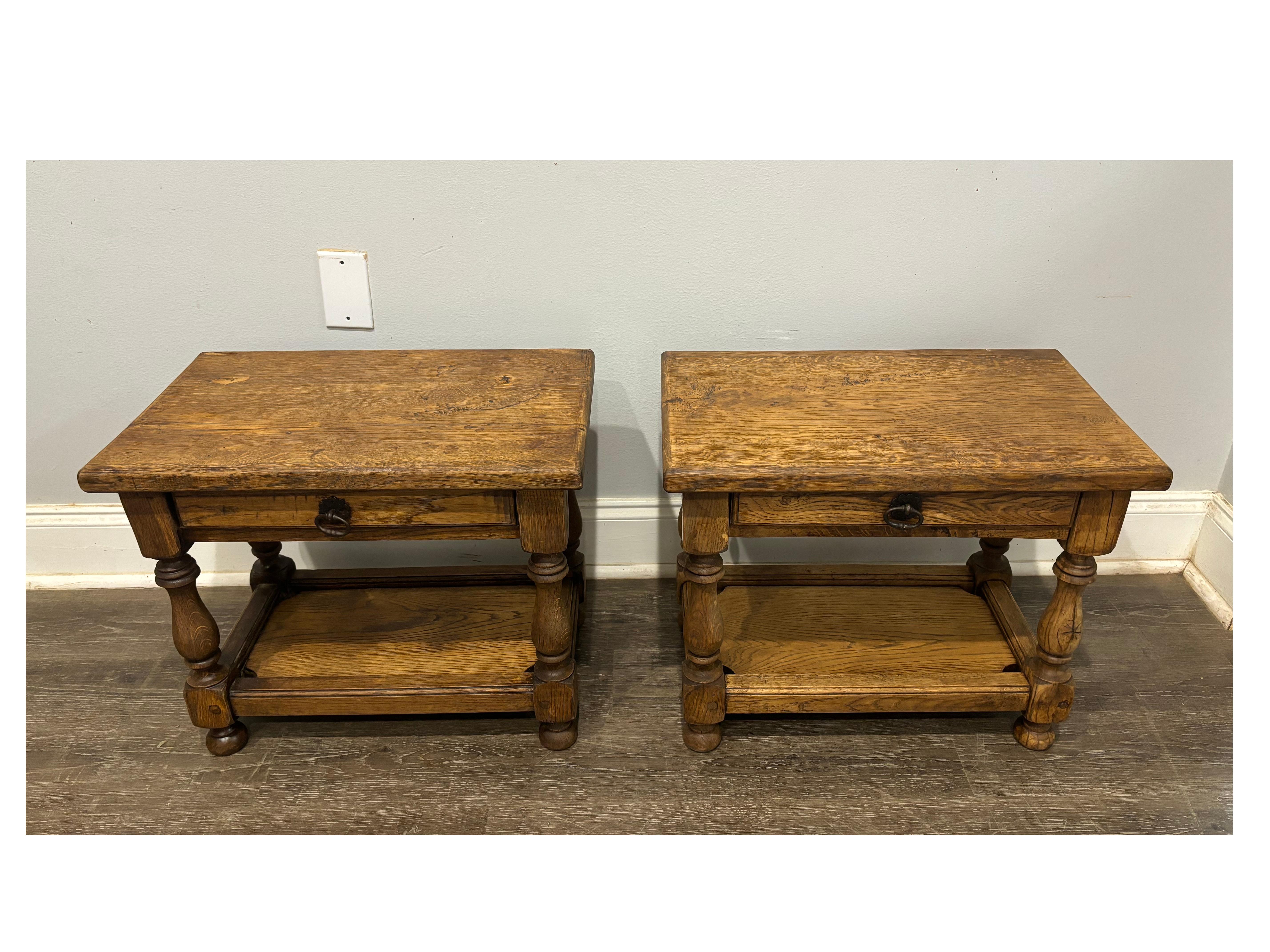 This pair of side tables are made of blond oak, they are low and have a rustic look. 