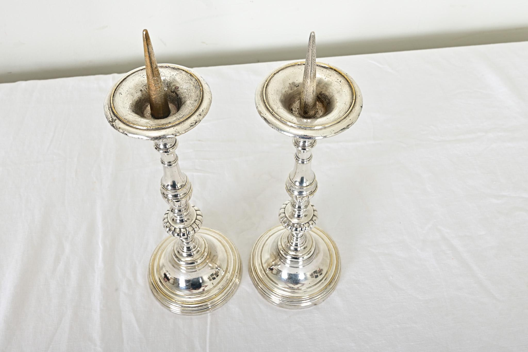 Altro Coppia di candelabri francesi in argento del XIX secolo in vendita