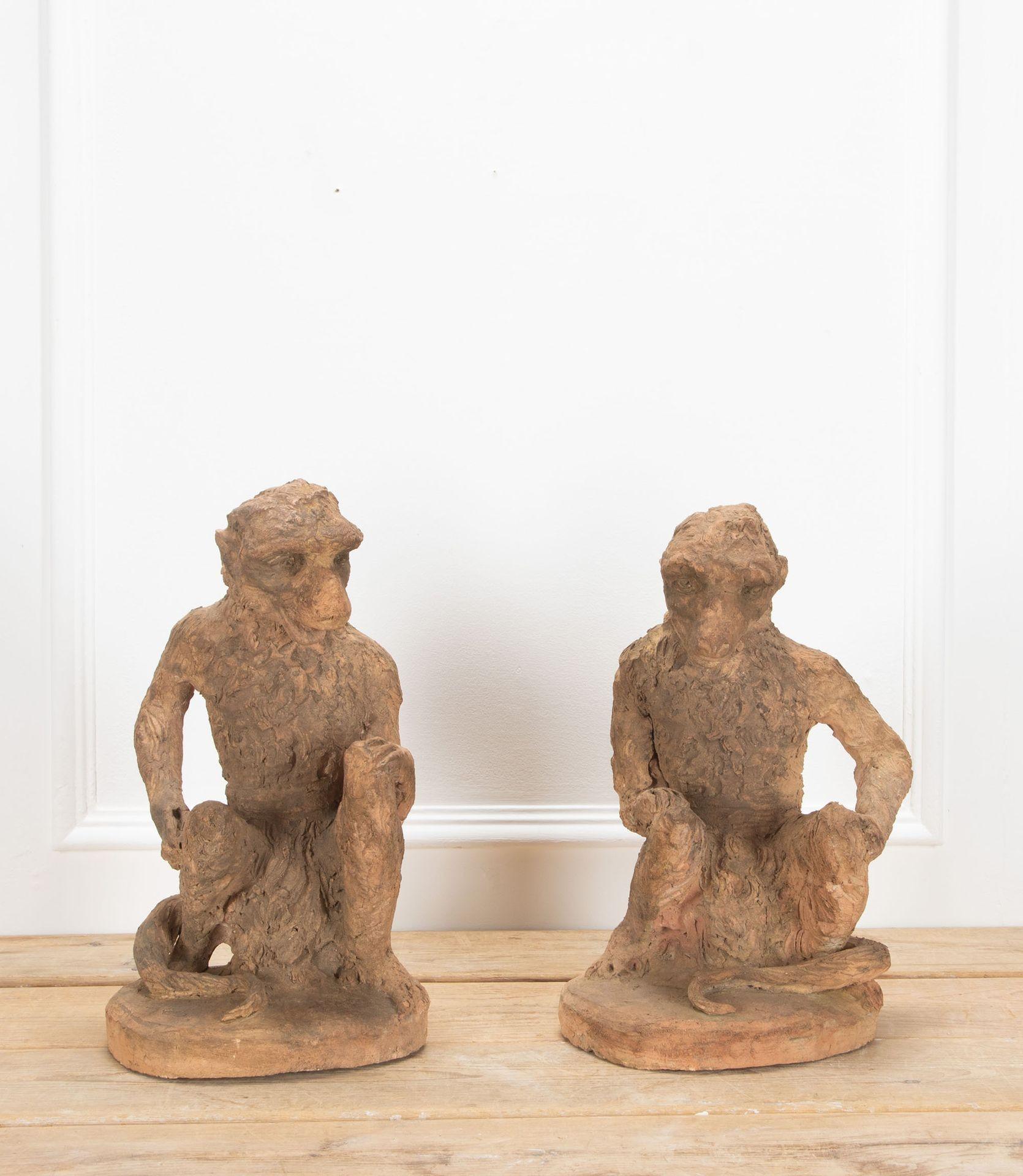 Pareja de monos franceses de terracota del siglo XIX en venta 1