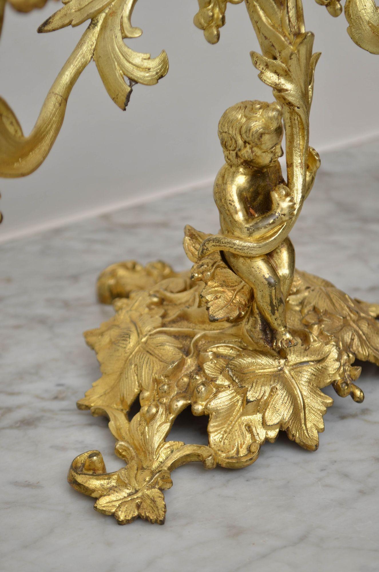 Coppia di candelabri a tre rami francesi del XIX secolo in vendita 13
