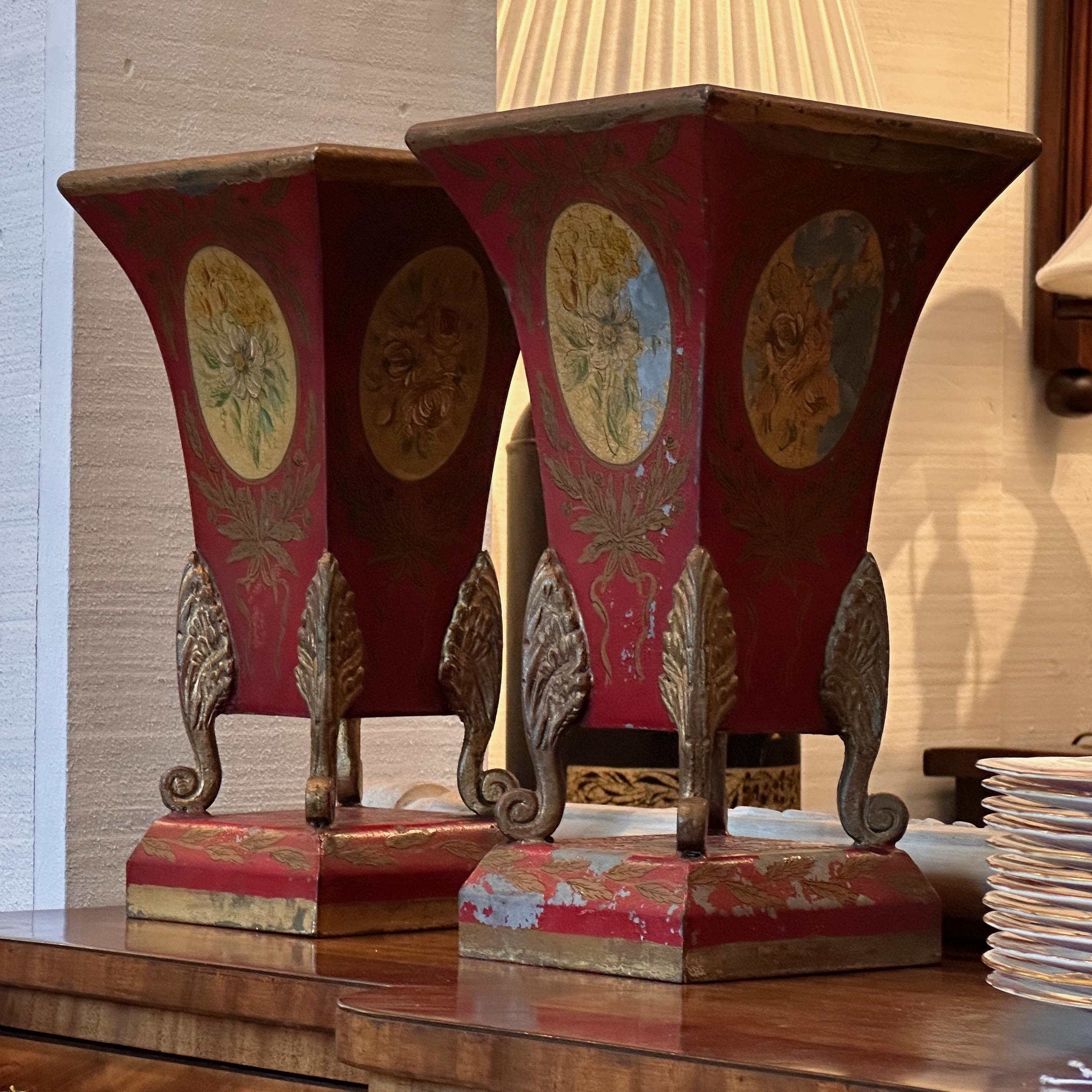Paire d'urnes françaises du 19ème siècle en vente 3