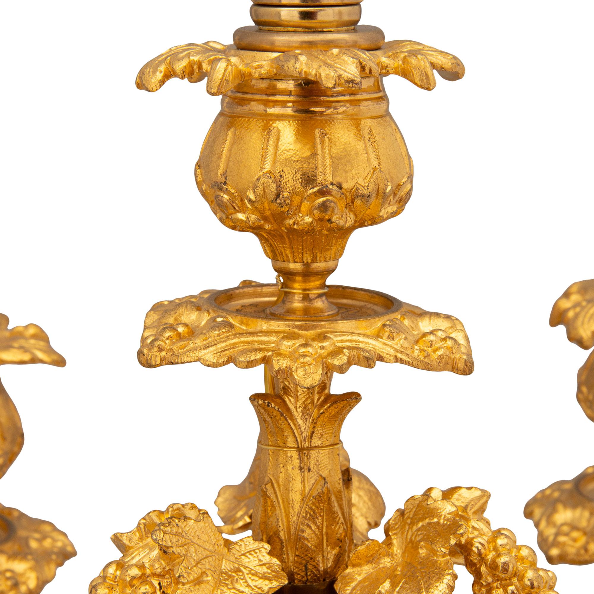 Pair of French 19th Century White Carrara Marble, Ormolu and Bronze Lamps For Sale 1