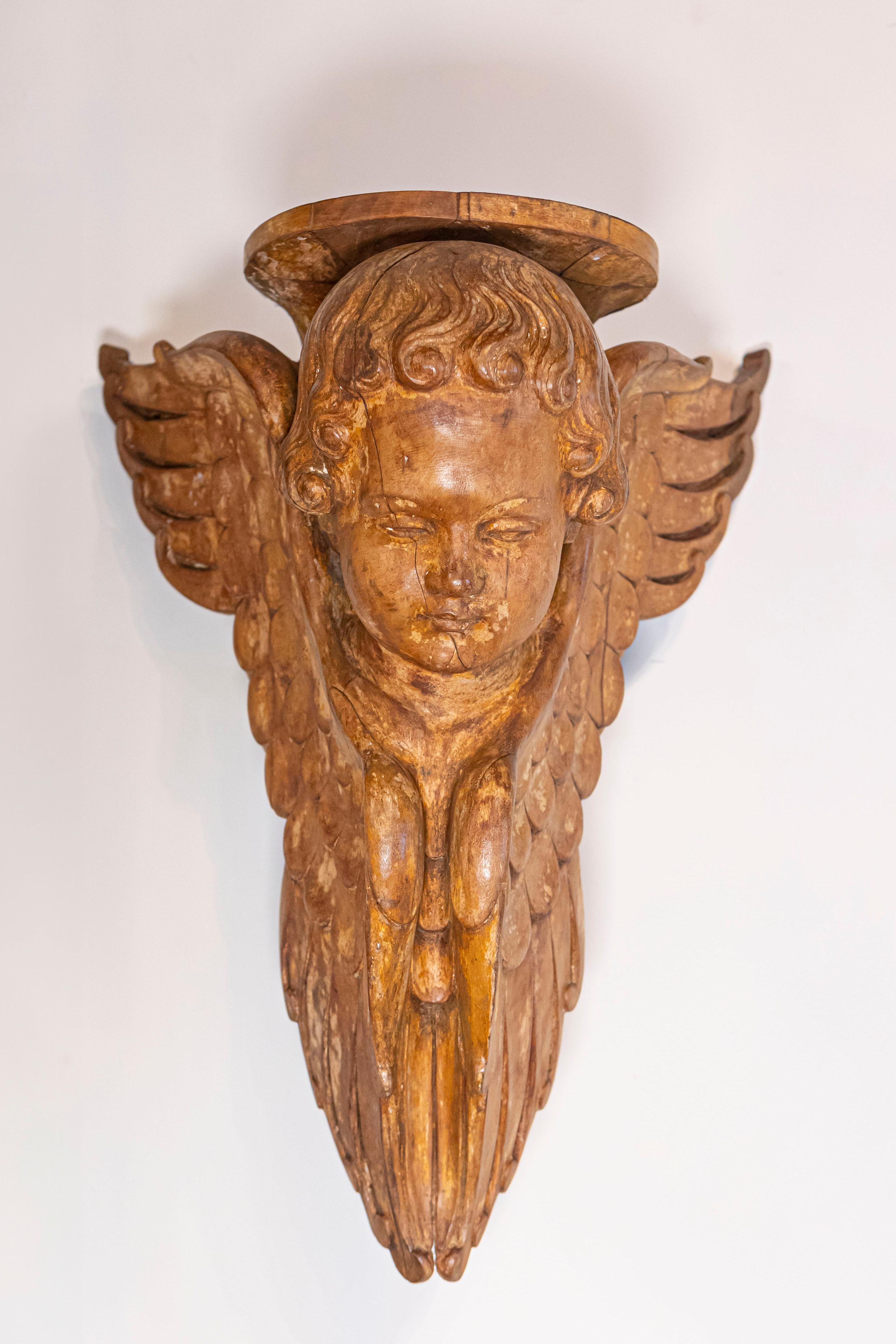 Pair of French 19th Century Wooden Wall Brackets with Carved Cherubs In Good Condition For Sale In Atlanta, GA