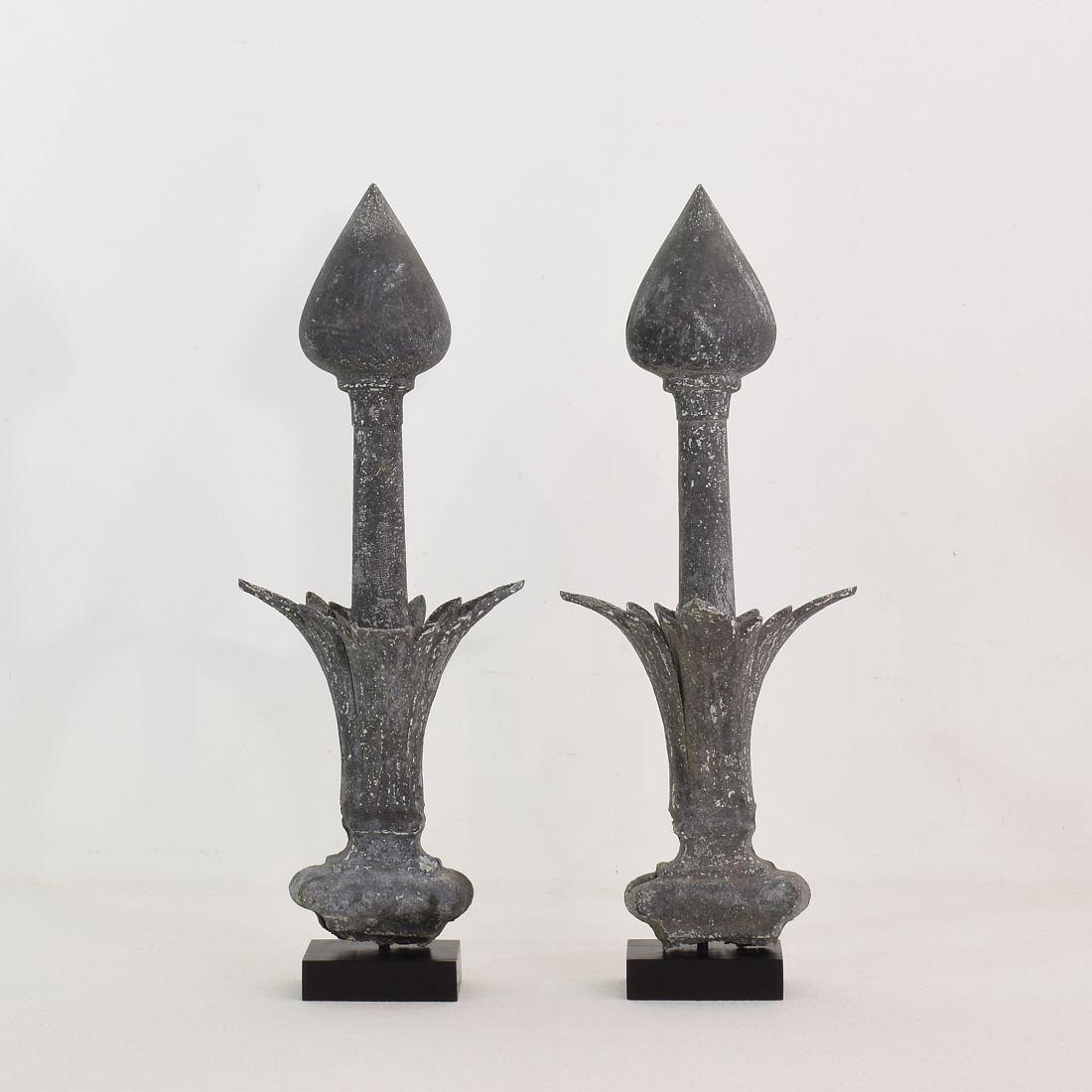 Pair of French 19th Century Zinc Roof Finials In Fair Condition In Buisson, FR