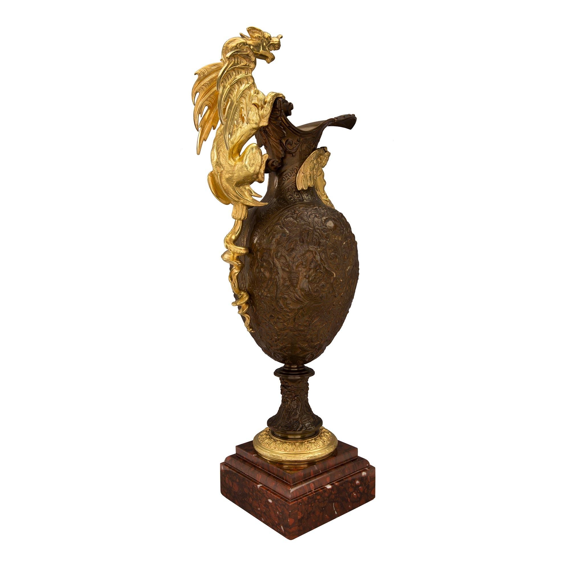 Rinascimento pair of French 19th Renaissance st. Ormolu, patinated Bronze and Marble ewers in vendita