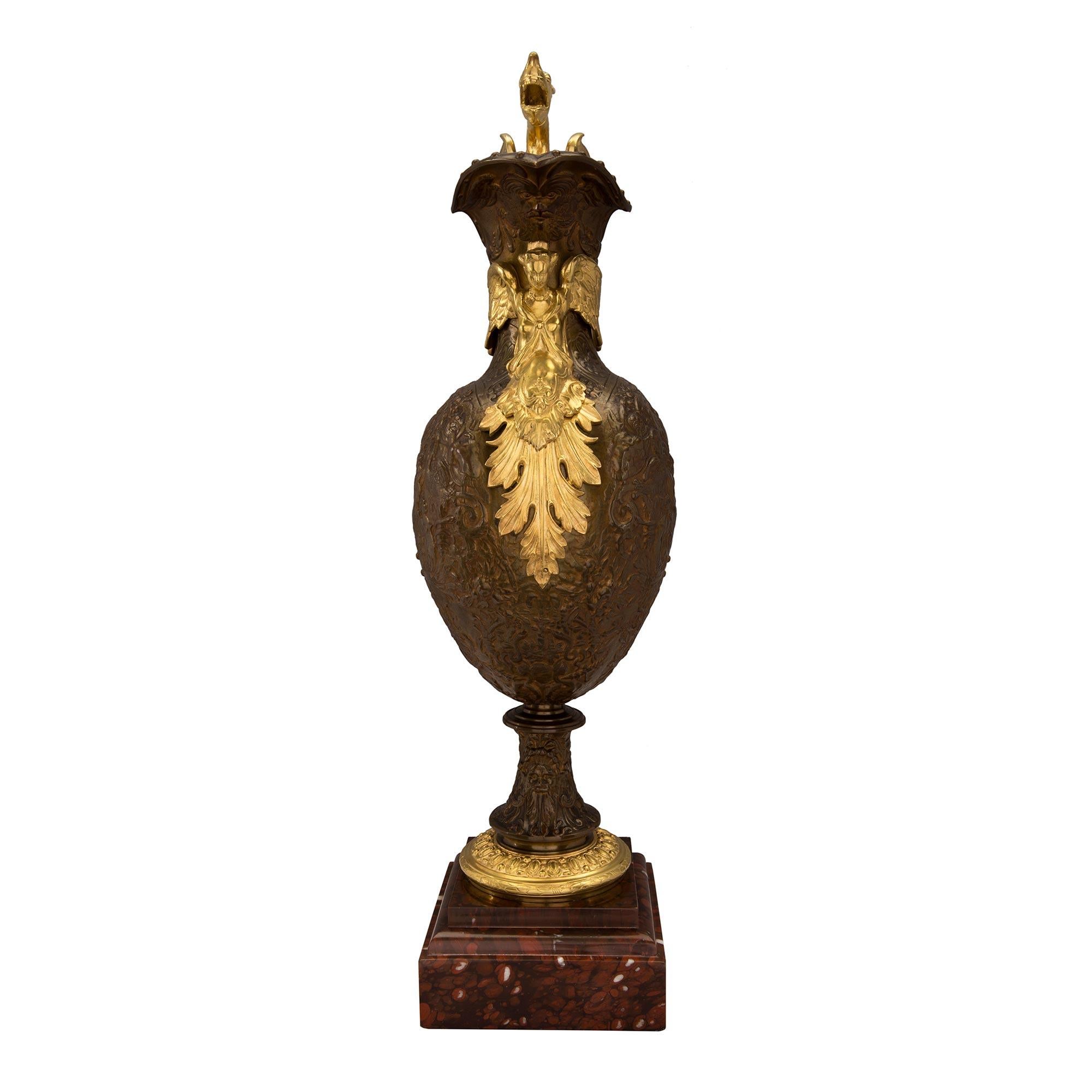 pair of French 19th Renaissance st. Ormolu, patinated Bronze and Marble ewers In condizioni buone in vendita a West Palm Beach, FL