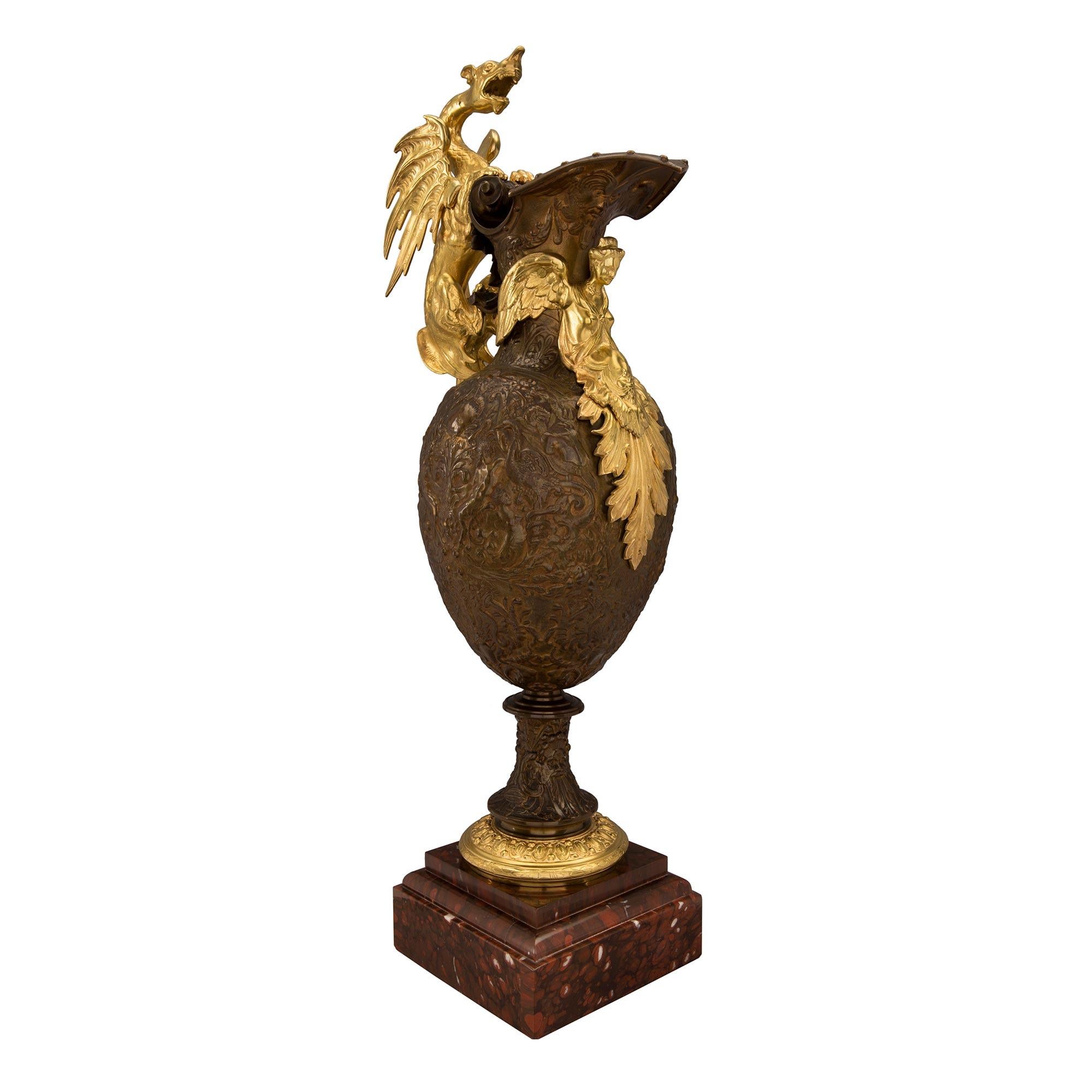 XIX secolo pair of French 19th Renaissance st. Ormolu, patinated Bronze and Marble ewers in vendita