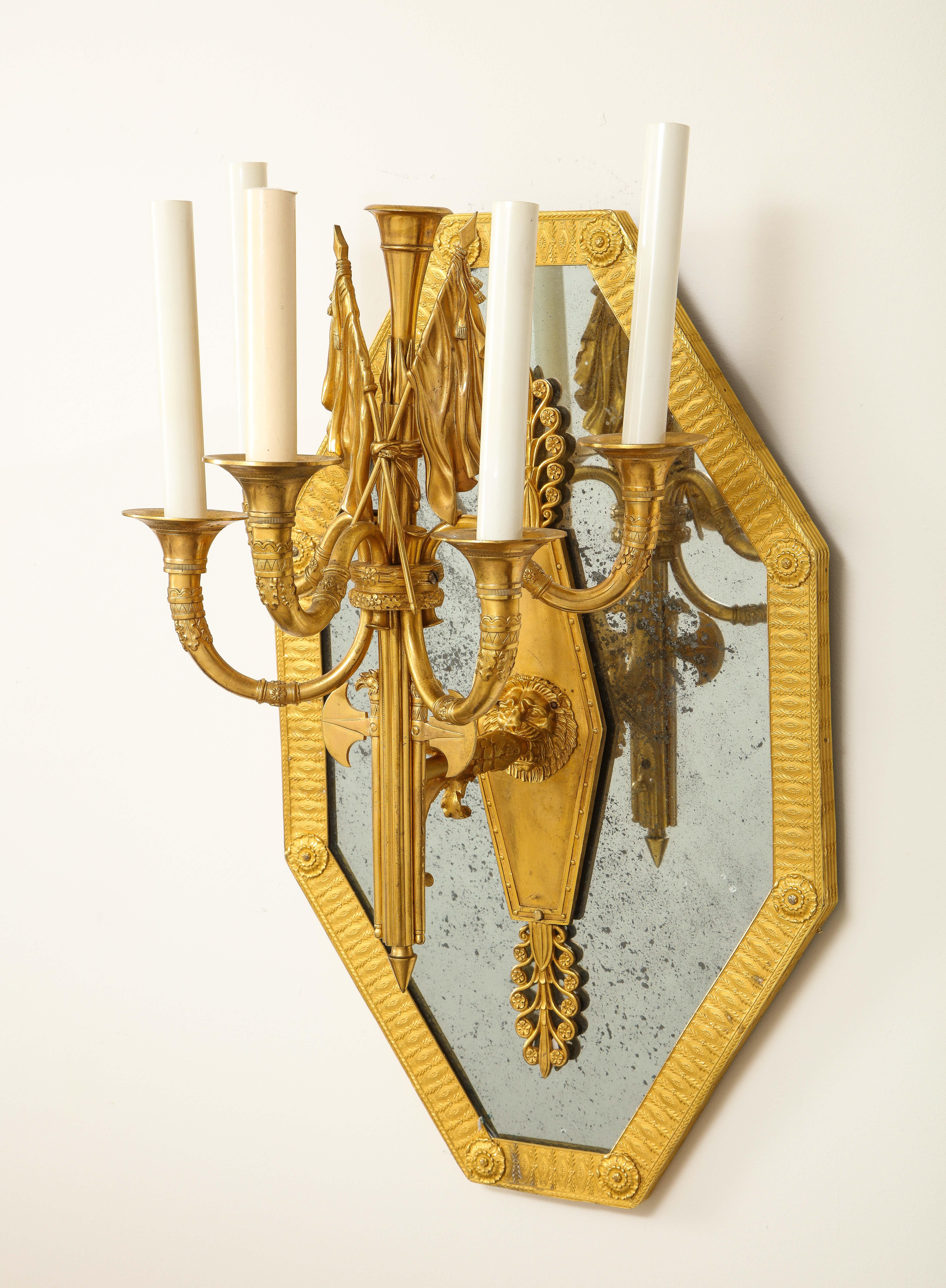 Paire d'appliques à 5 bras avec miroir en bronze doré de style Empire 1er siècle, attribuées à Thomire en vente 5
