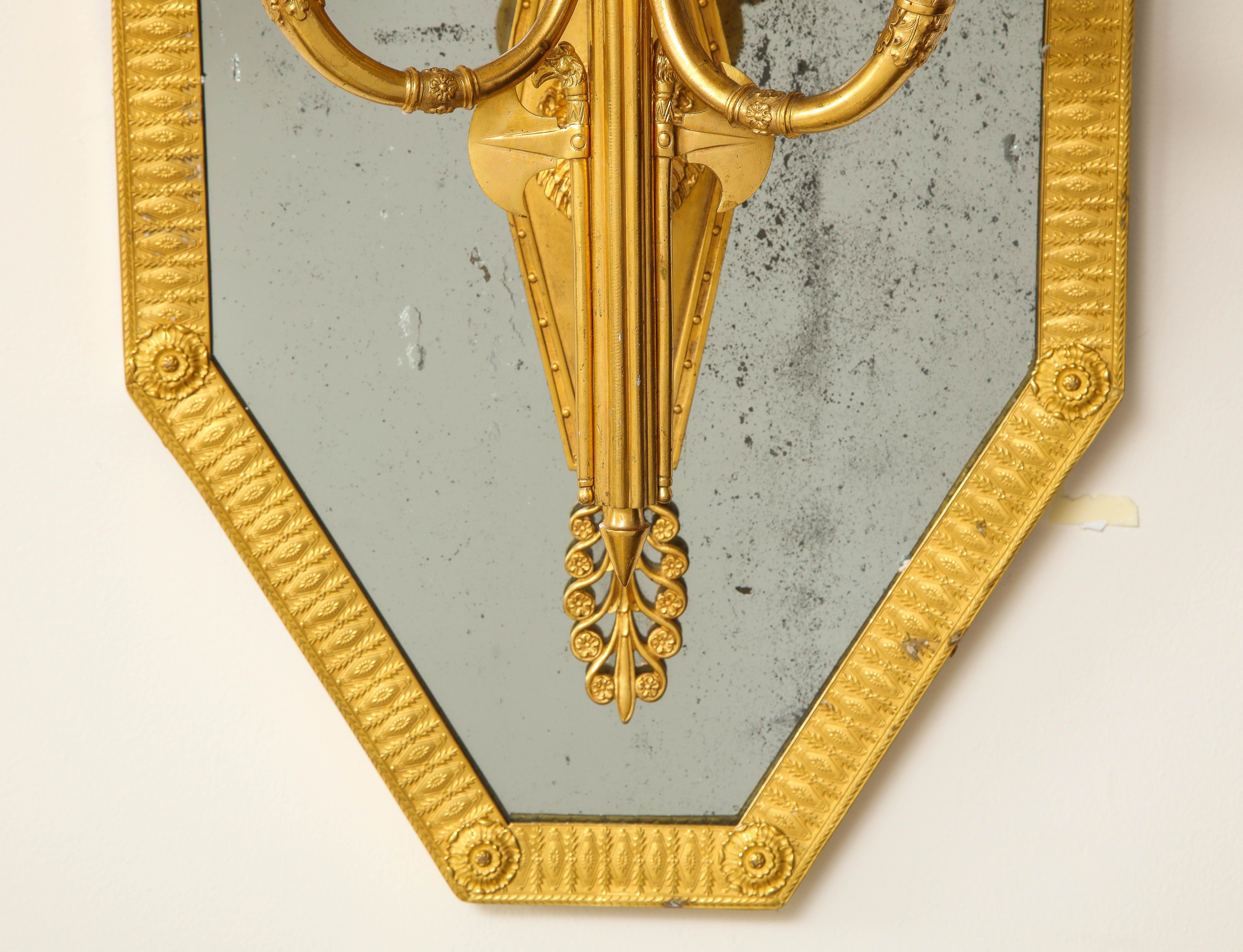 Paire d'appliques à 5 bras avec miroir en bronze doré de style Empire 1er siècle, attribuées à Thomire en vente 6