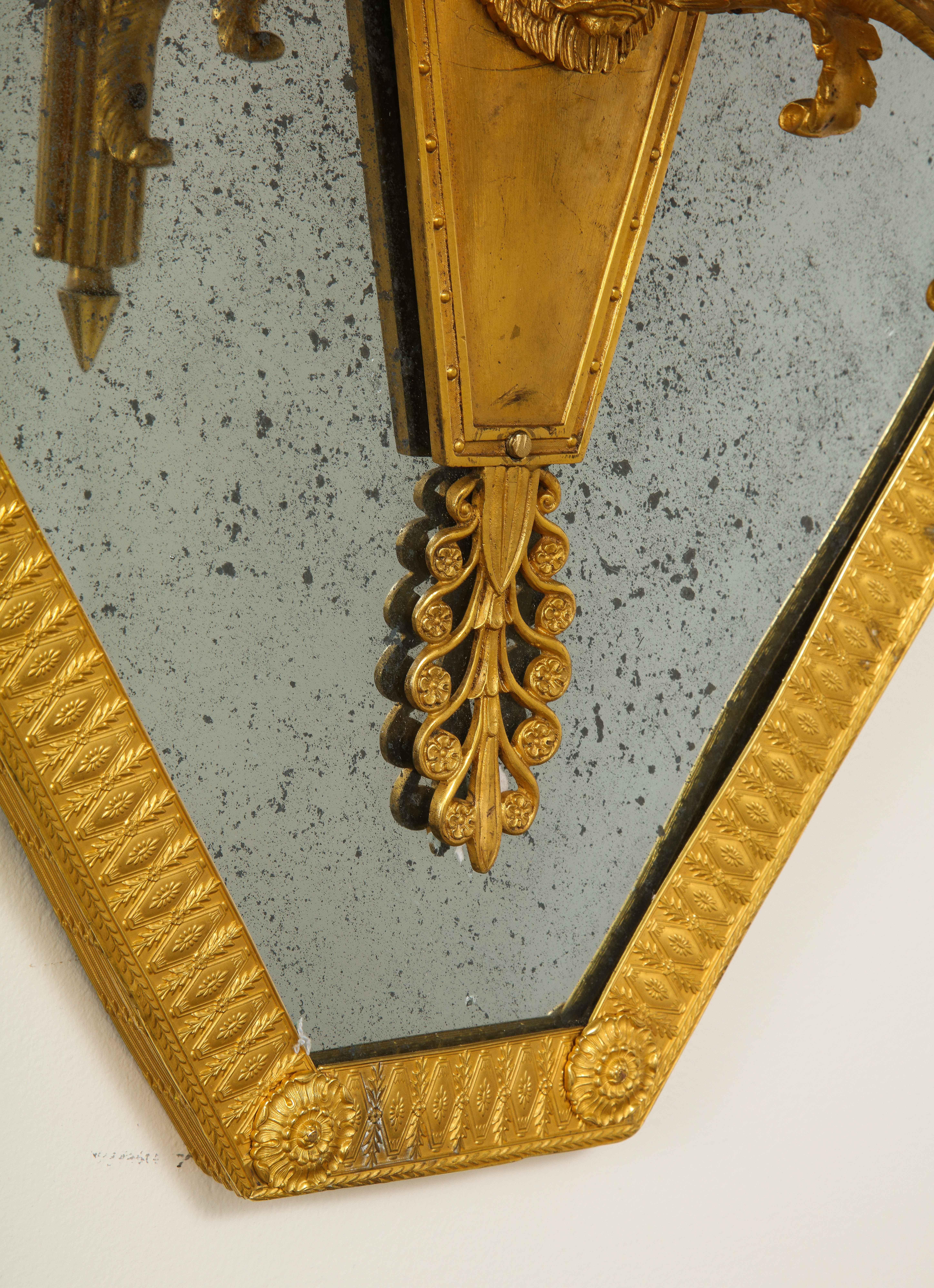 Paire d'appliques à 5 bras avec miroir en bronze doré de style Empire 1er siècle, attribuées à Thomire en vente 9