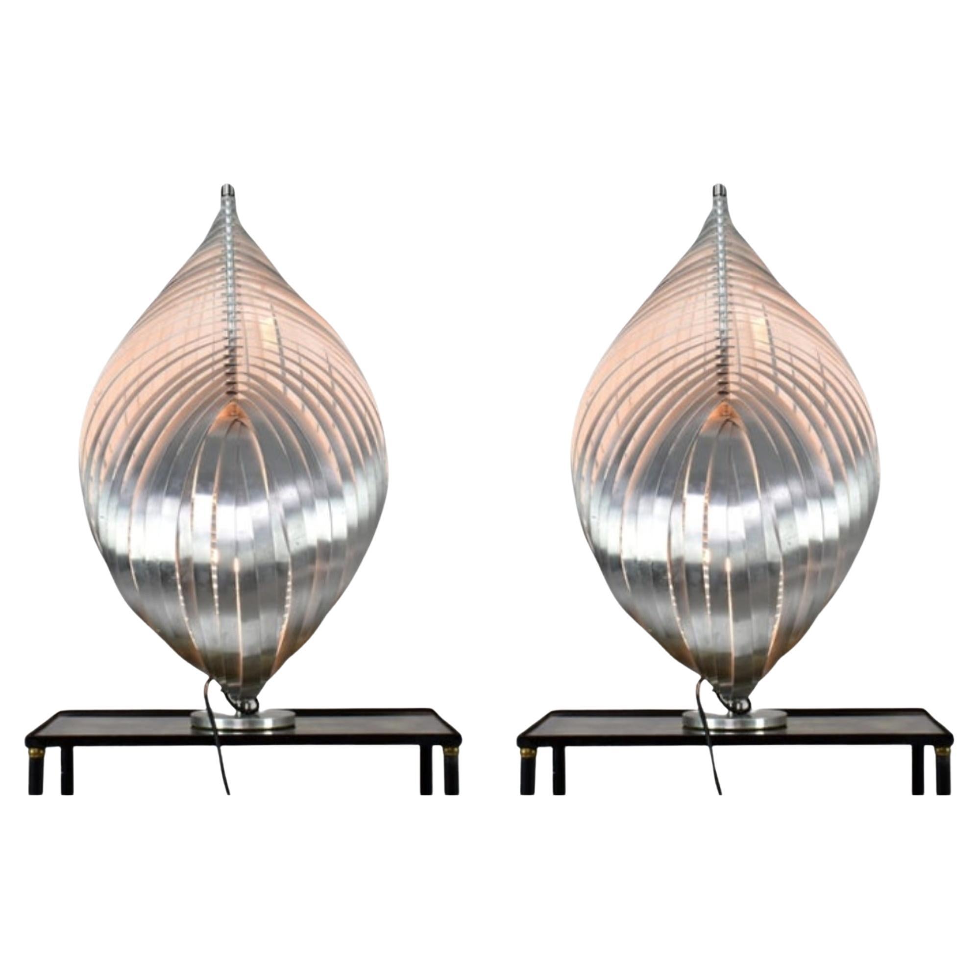 Pareja de lámparas de sobremesa francesas de aluminio de Henri Mathieu, años 60-70