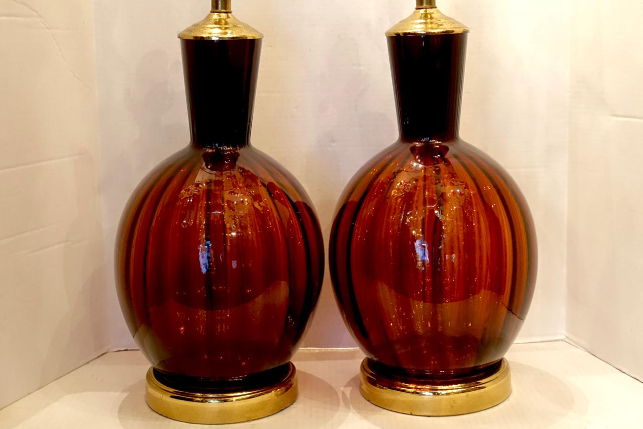 Pair of French Amber Glass Lamps In Good Condition In New York, NY