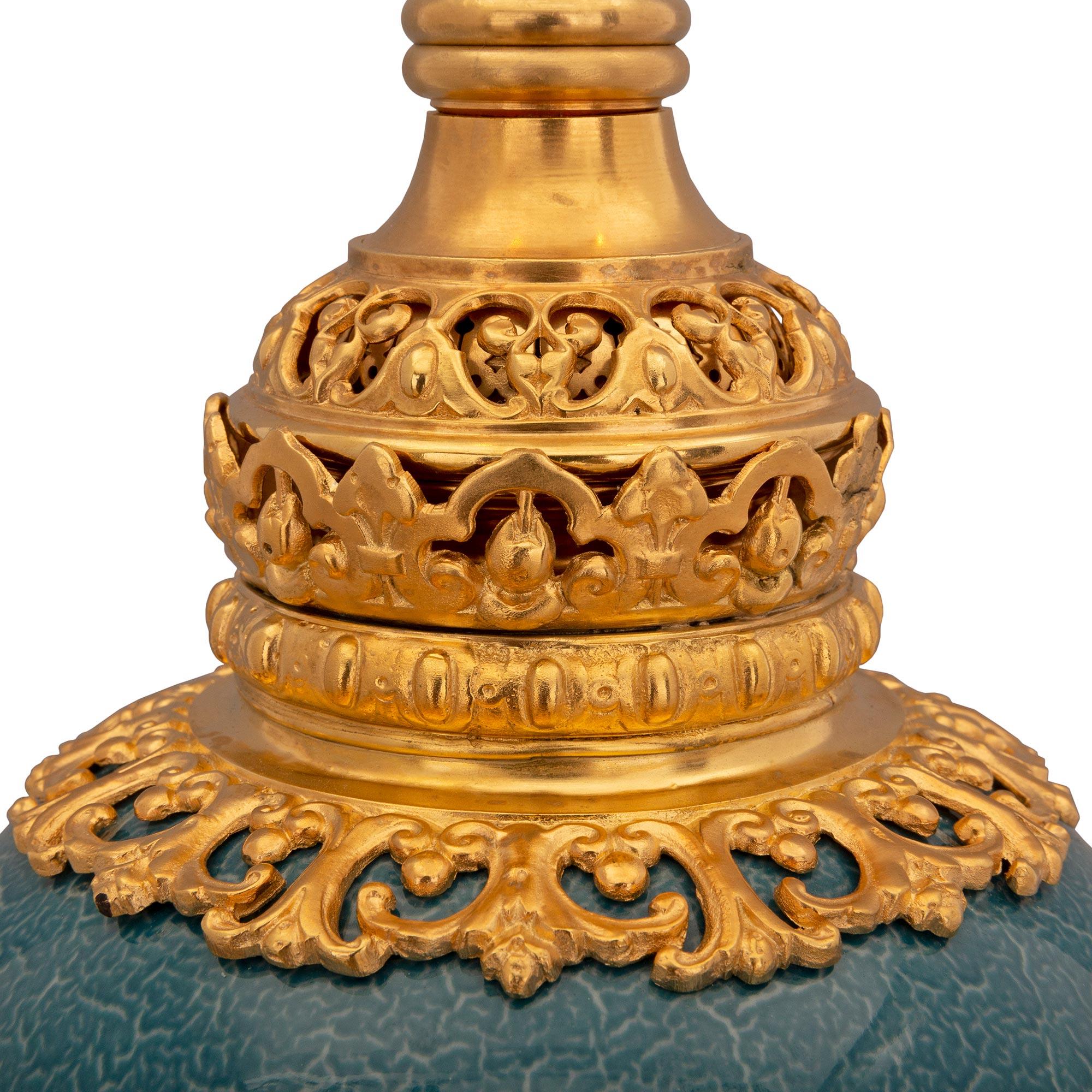 Regency Paire de lampes de style Régence du 19ème siècle, collaboration française et asiatique en vente