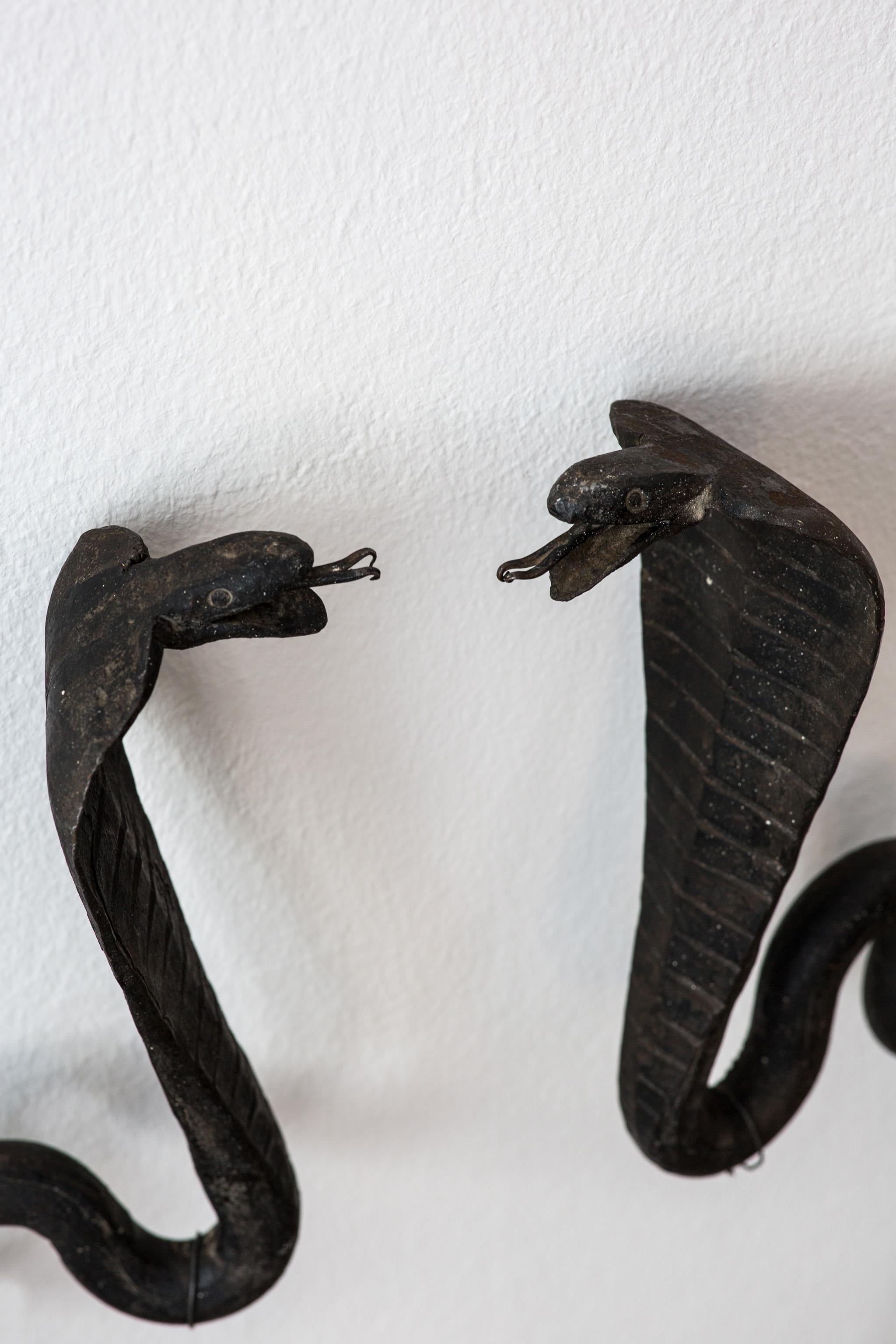 Pair of French Antique Art Deco Snake Wall Lights made of Wrought Iron In Good Condition In Vienna, AT