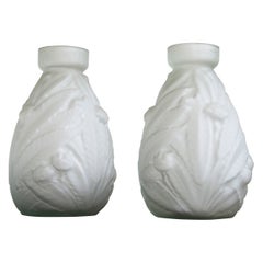 Paar französische antike Jugendstilvasen von Muller Frères Satiniertes Glas 1900