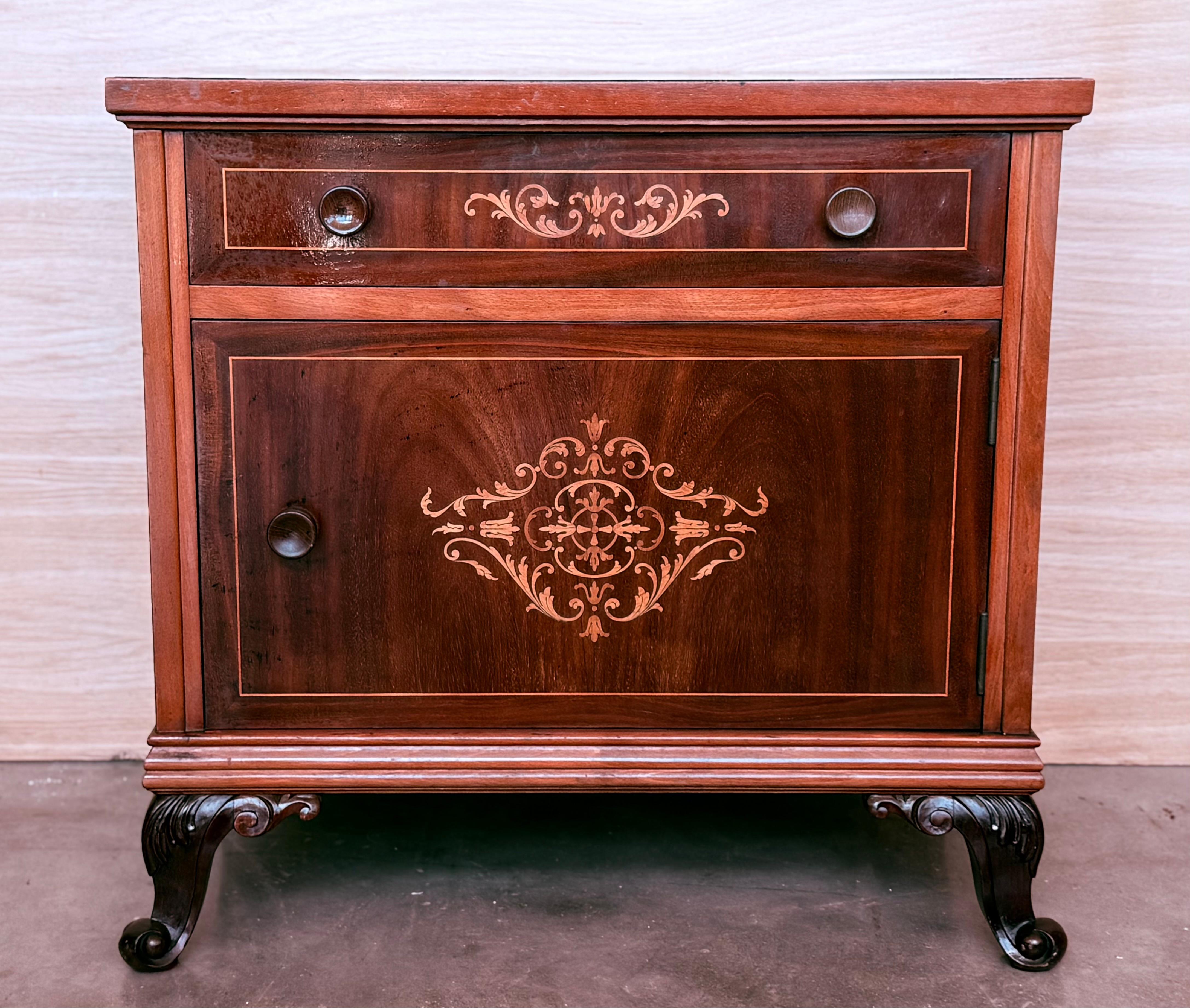 Provincial français Paire de tables de chevet en marqueterie d'époque française, vers 1890 en vente