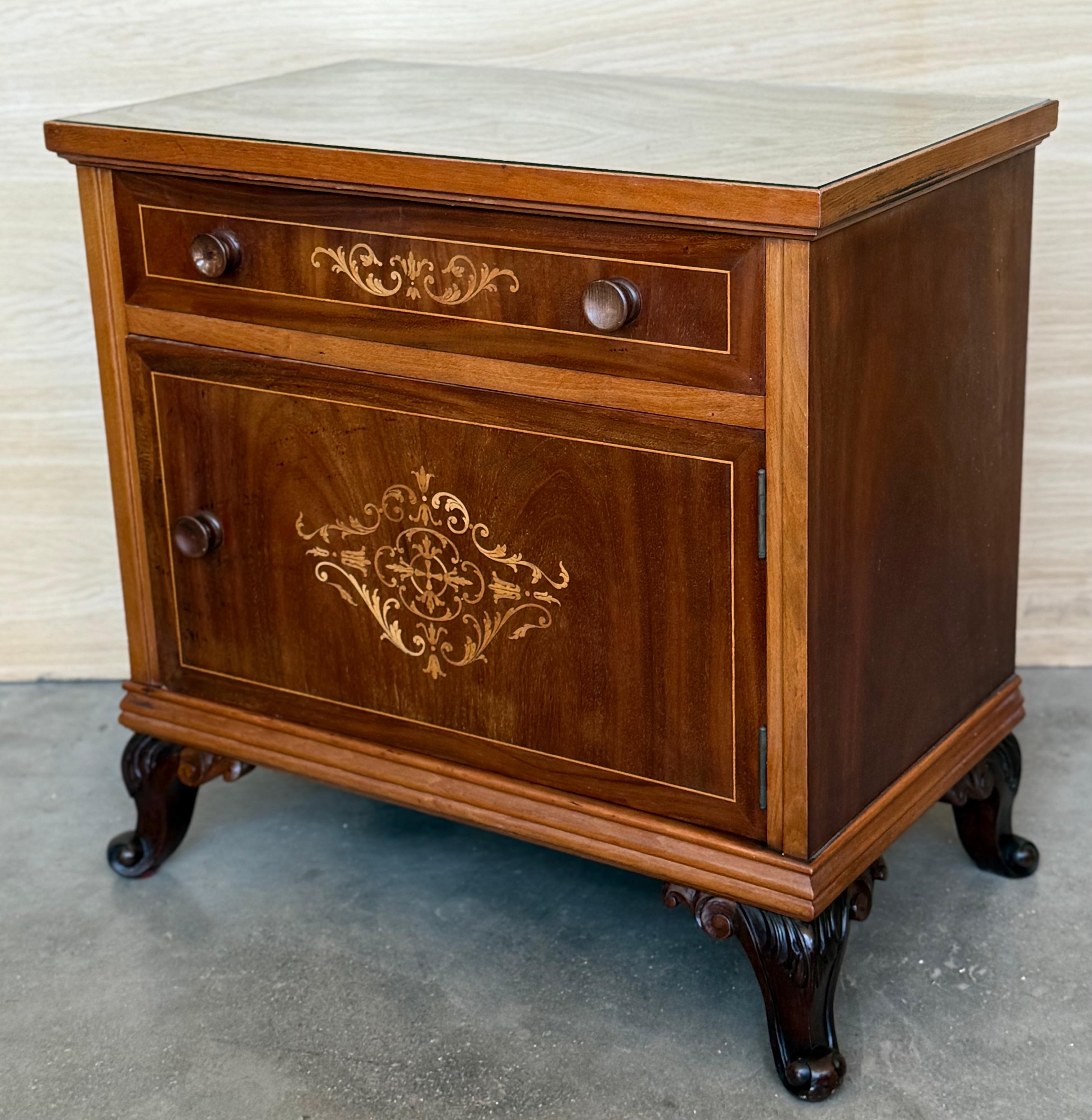 Noyer Paire de tables de chevet en marqueterie d'époque française, vers 1890 en vente