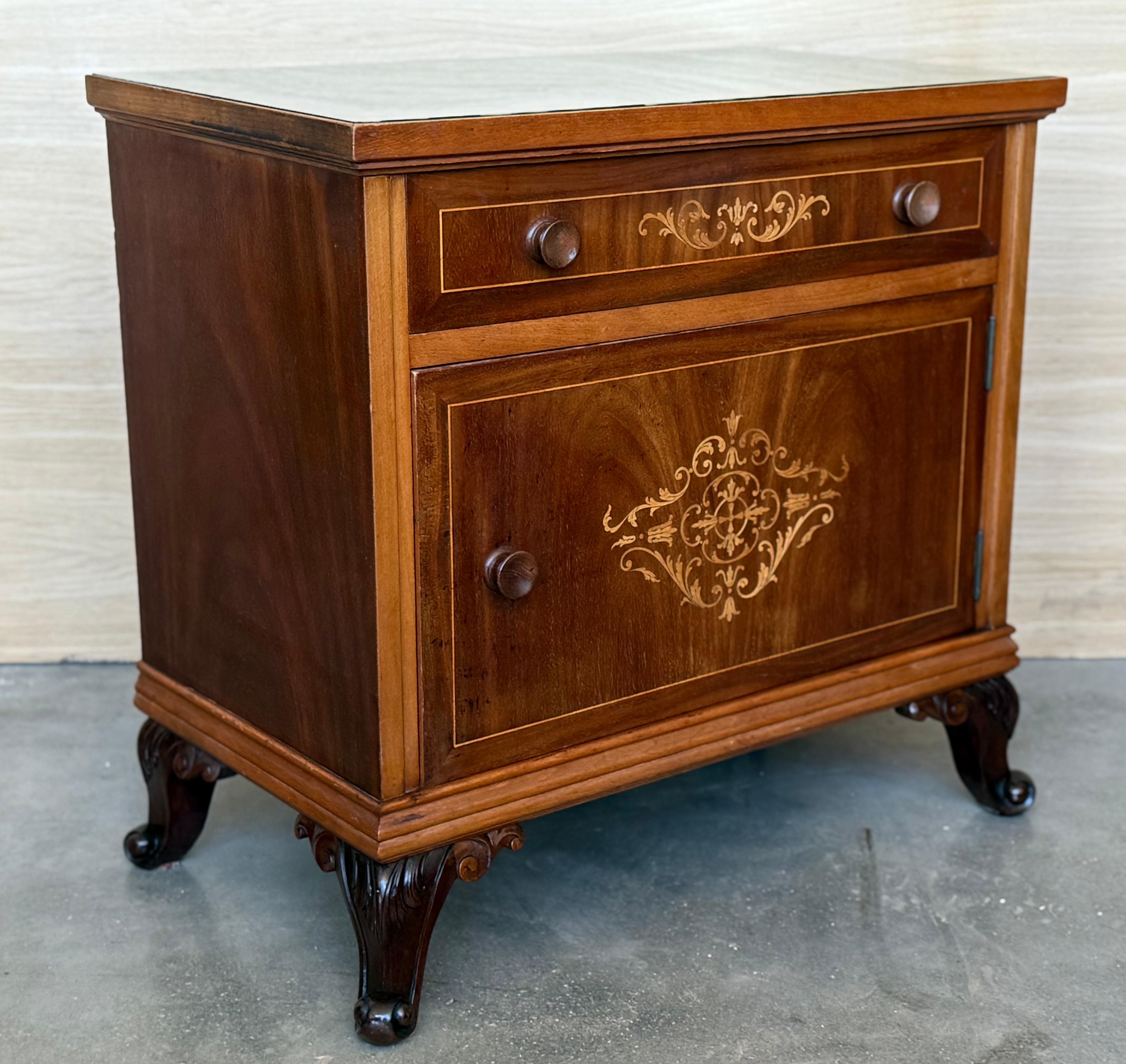 Paire de tables de chevet en marqueterie d'époque française, vers 1890 en vente 1