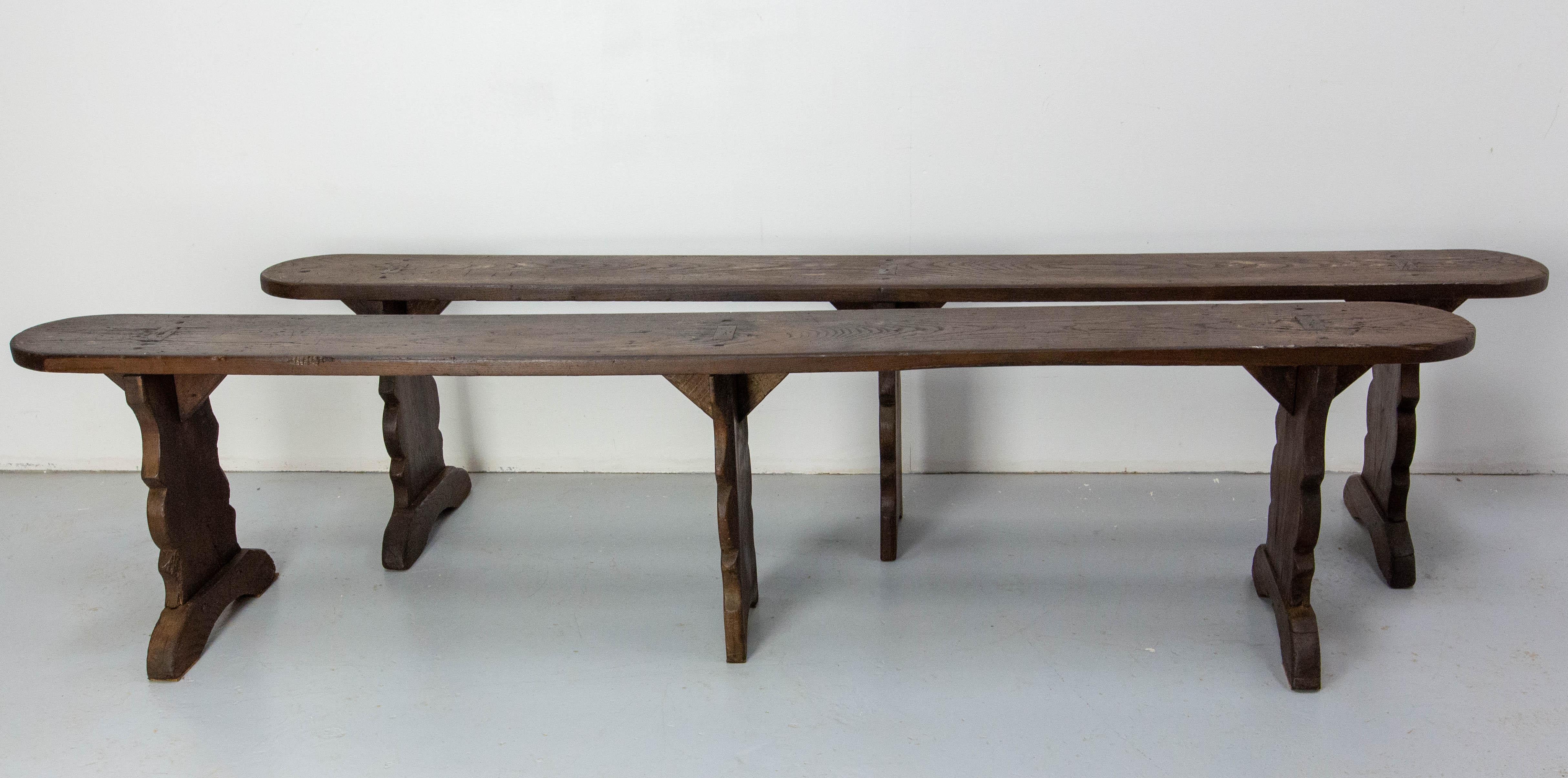 French pair of antique benches made circa 1900.
Farmhouse style
In original antique condition sound and solid.


Shipping:
226/ 39 / 51 cm 25kg 