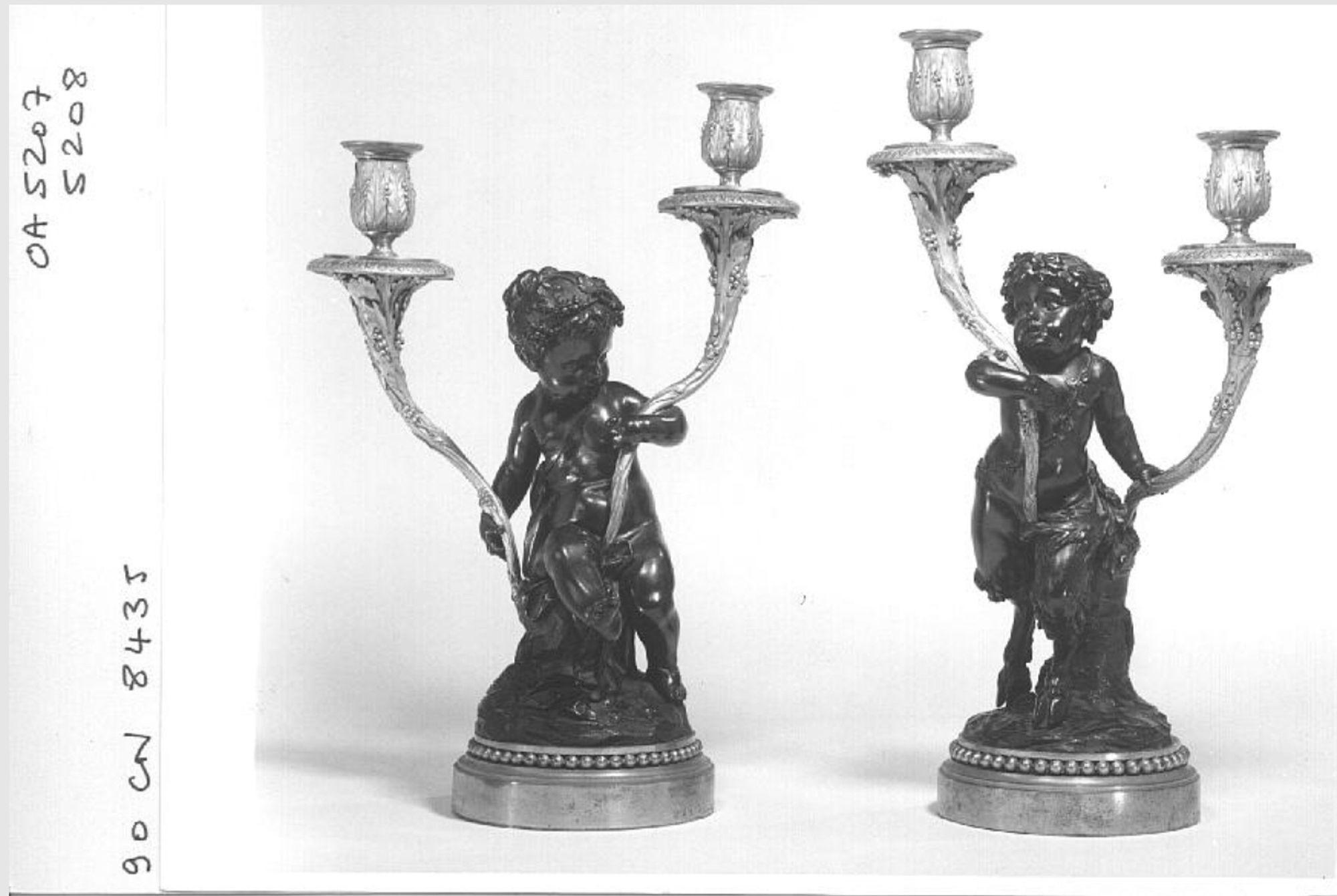 Paire de candélabres français anciens à quatre lumières « Satyre et Bacchante » d'après Clodion Bon état - En vente à Shippensburg, PA