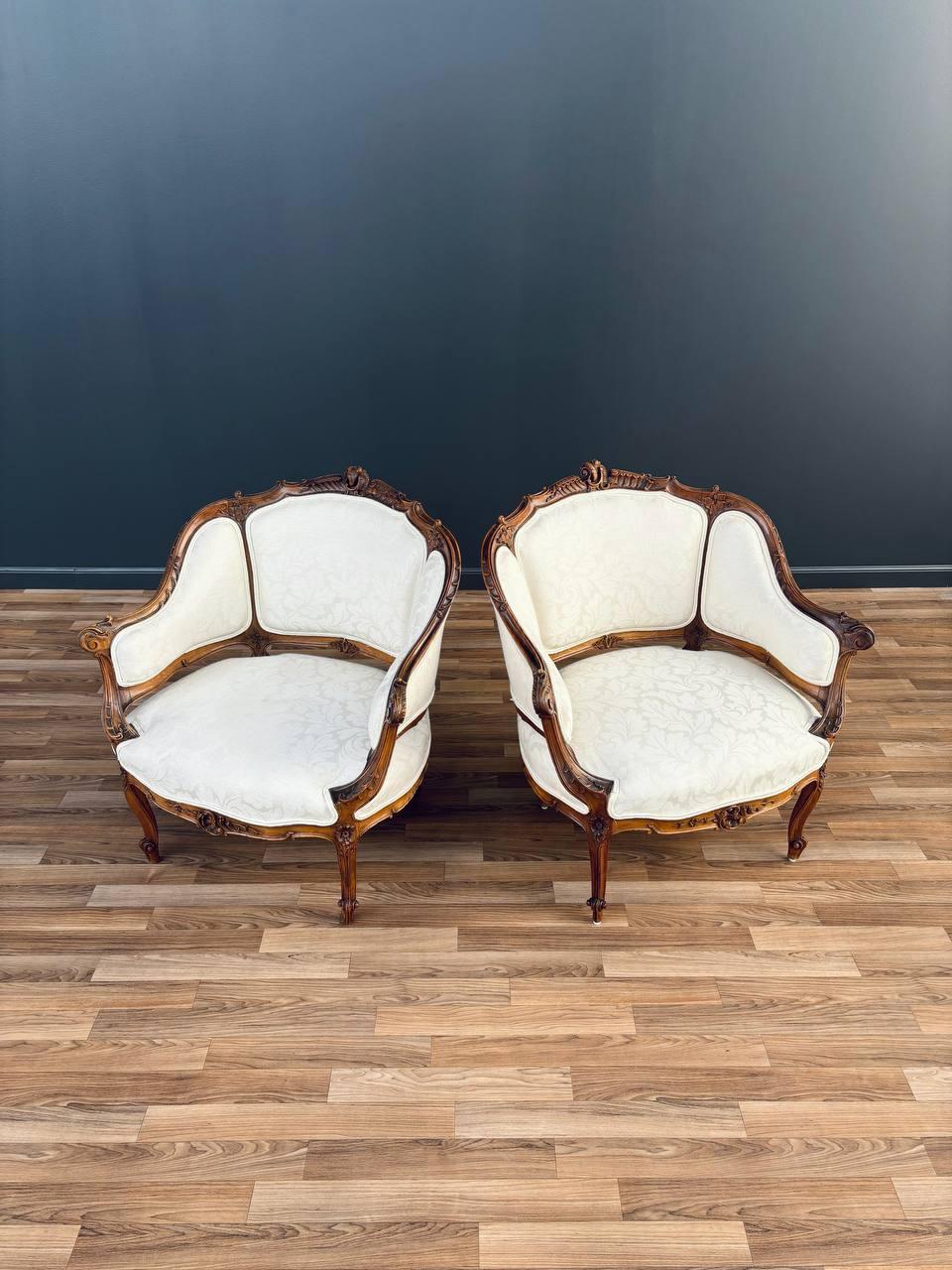 Américain Paire de fauteuils français anciens de style Louis XV en vente