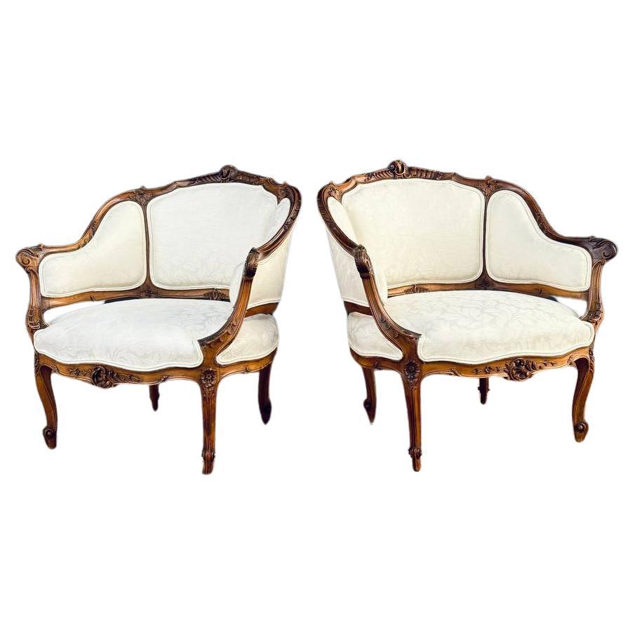 Paire de fauteuils français anciens de style Louis XV en vente