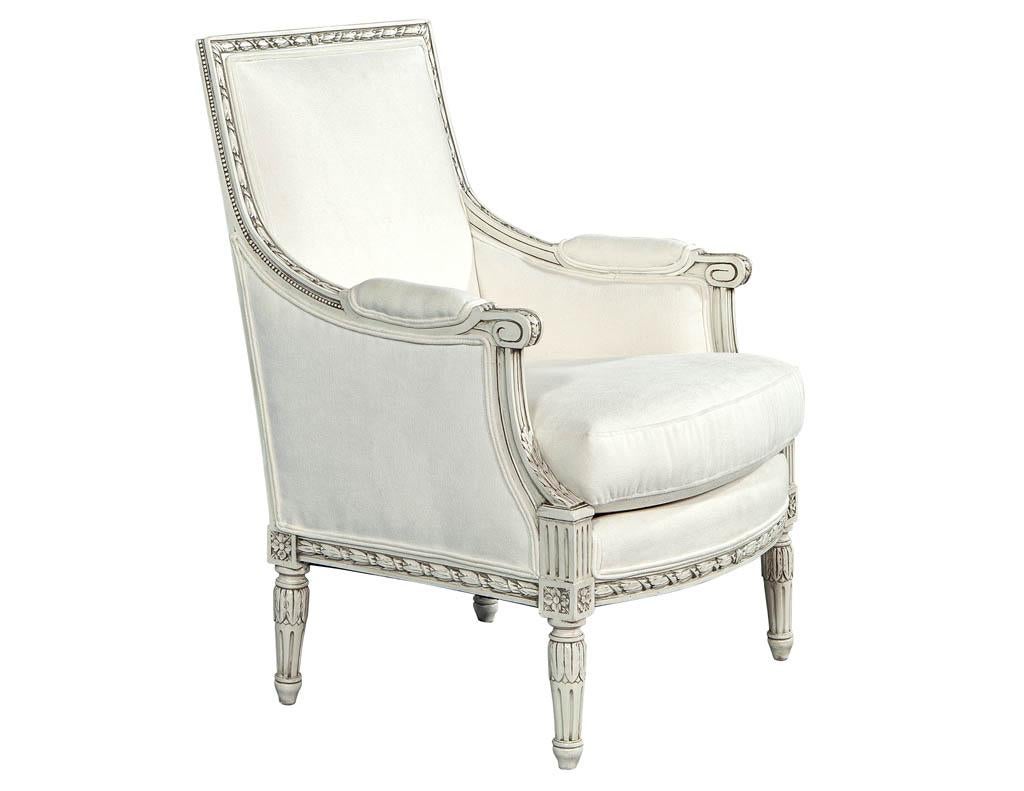 Pair of French Antique Louis XVI Antique Bergère Armchairs In Good Condition For Sale In North York, ON