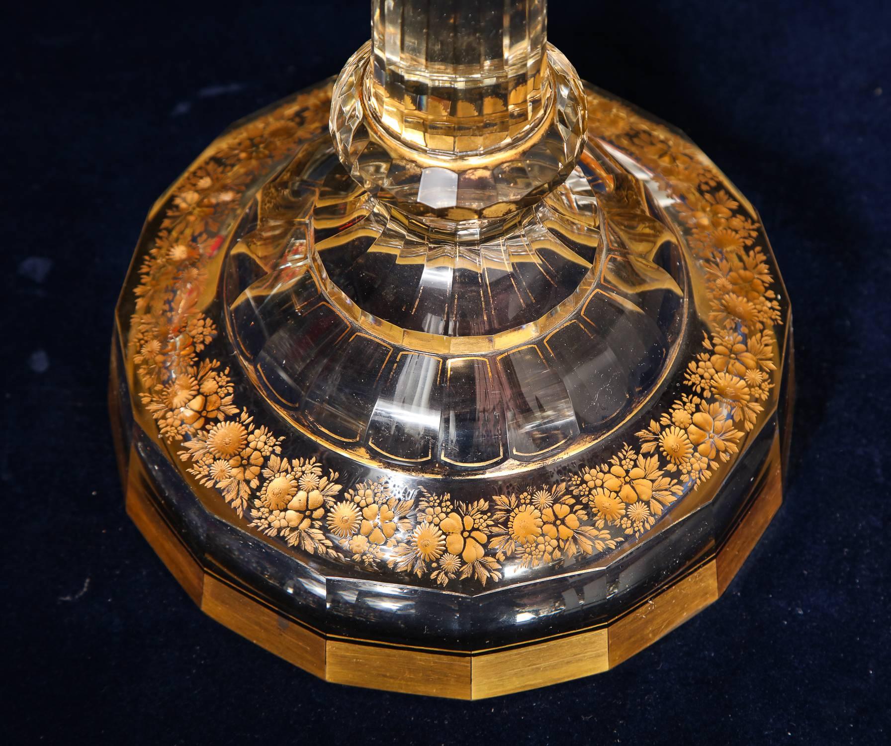 Paire de candélabres français anciens en cristal de style Louis XVI attribués à Baccarat en vente 2