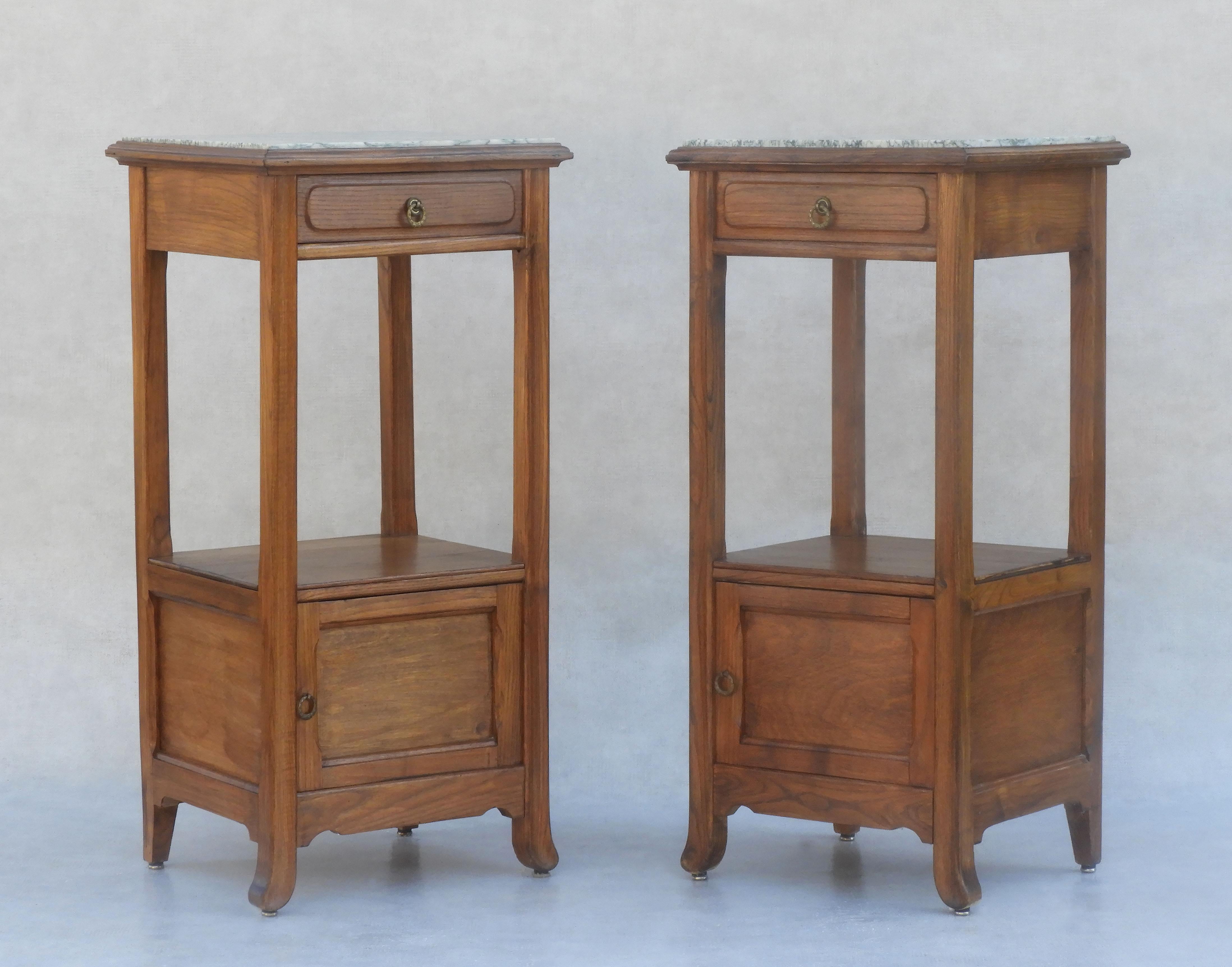 Arts and Crafts Pair of French Antique Nightstands or Bed Side Cabinets in Oak and Marble, C1900
