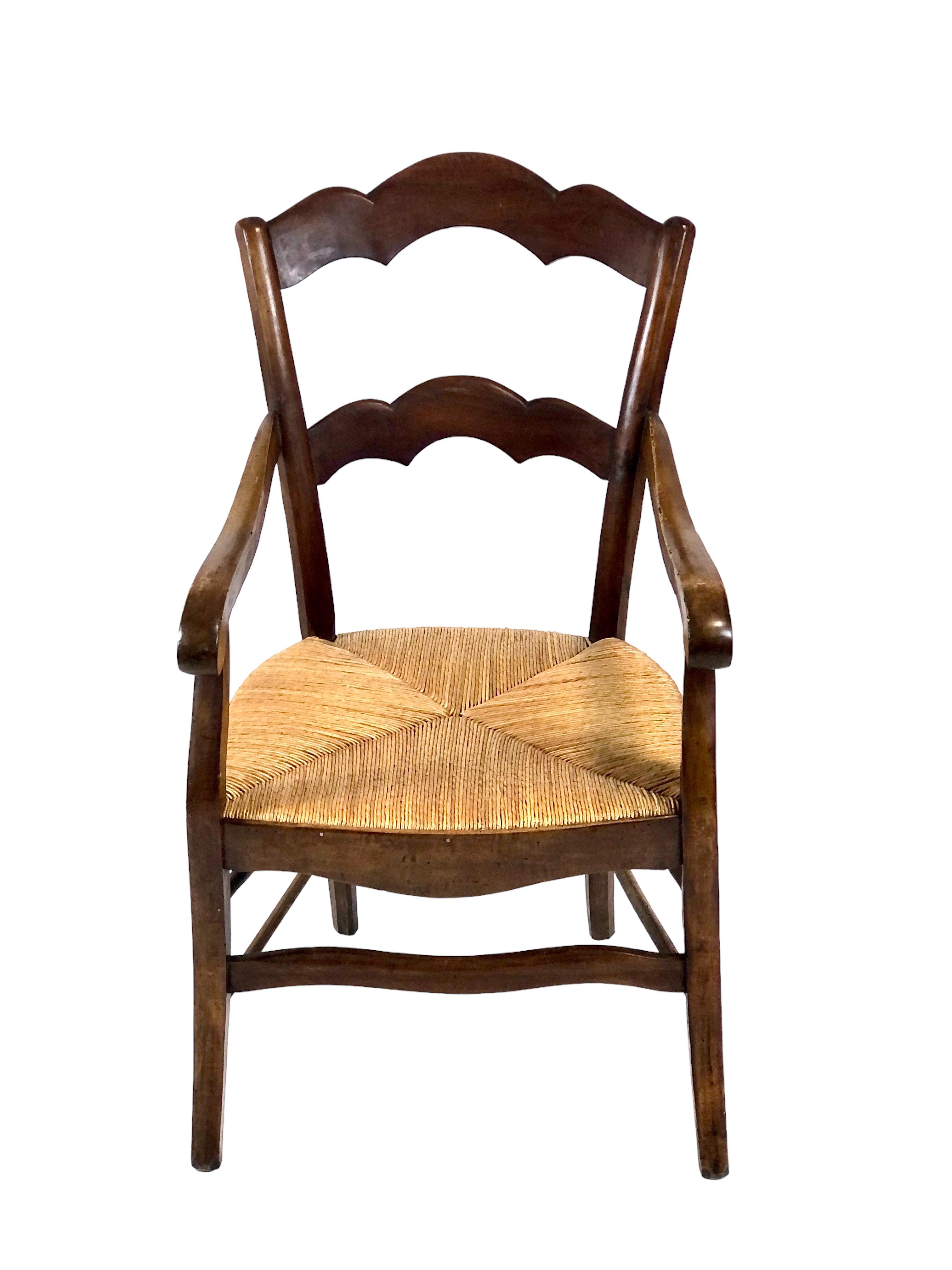 Straw 19th Century Pair of French Walnut Armchairs For Sale