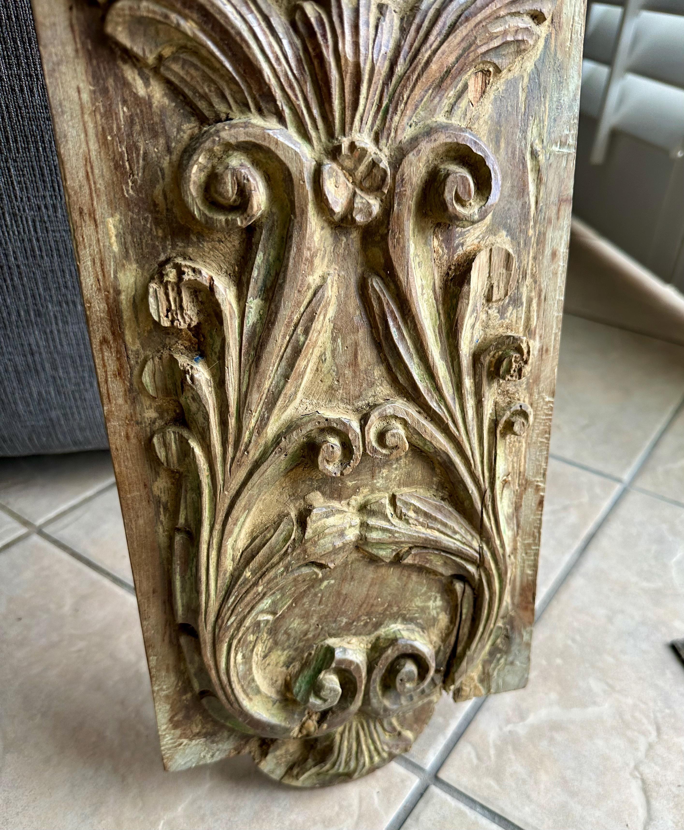 Pair of French Architectural Carved Giltwood Fragments Wall Art For Sale 5