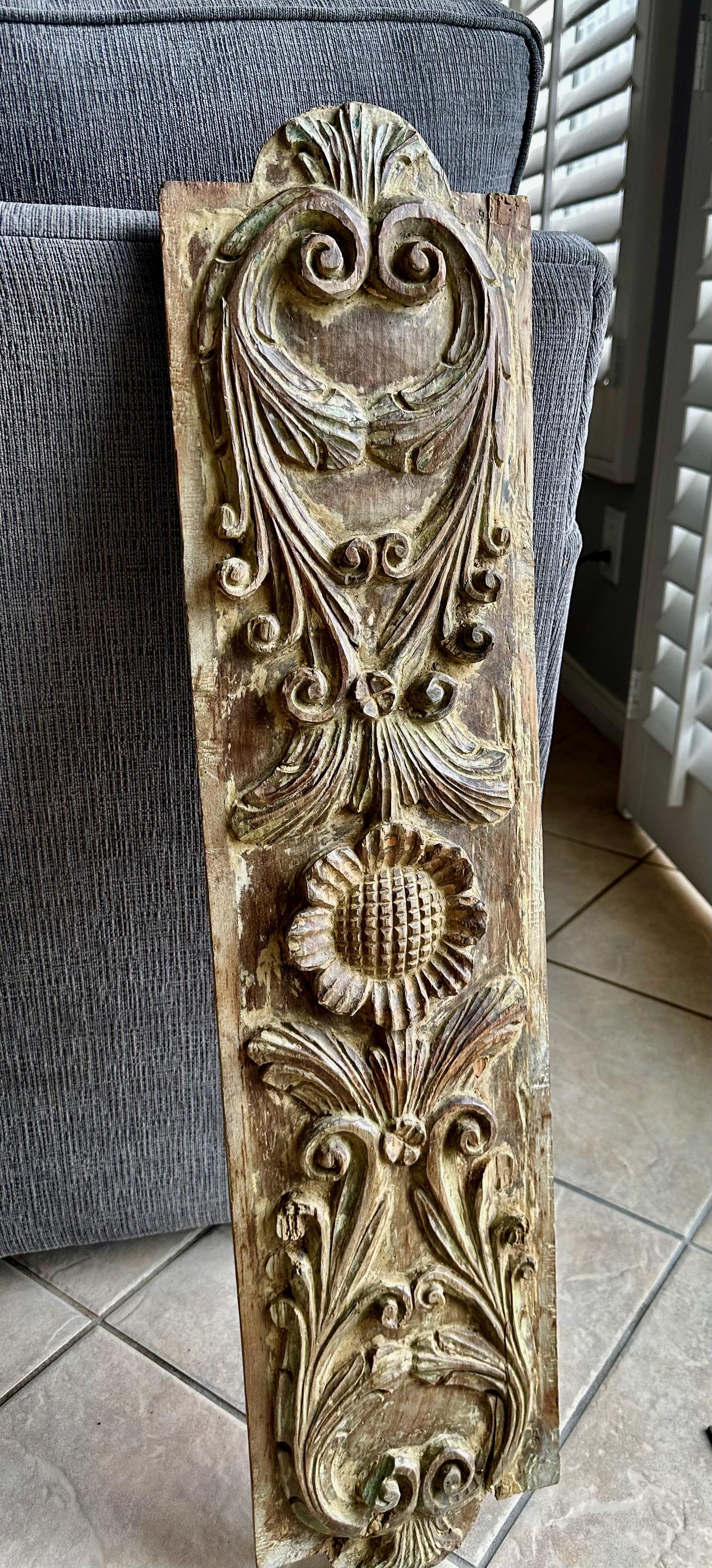 Pair of French Architectural Carved Giltwood Fragments Wall Art For Sale 6