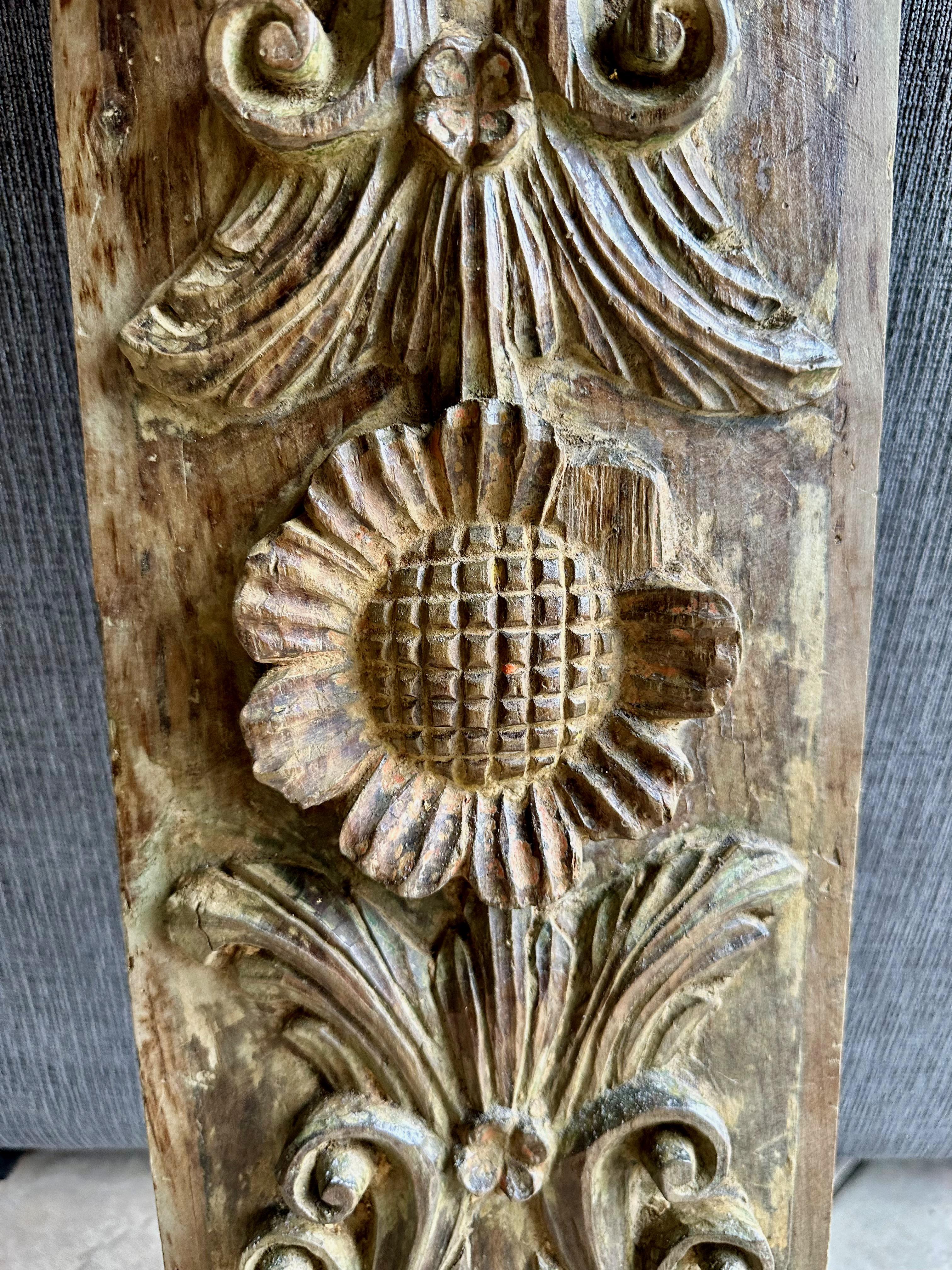 Pair of French Architectural Carved Giltwood Fragments Wall Art For Sale 8