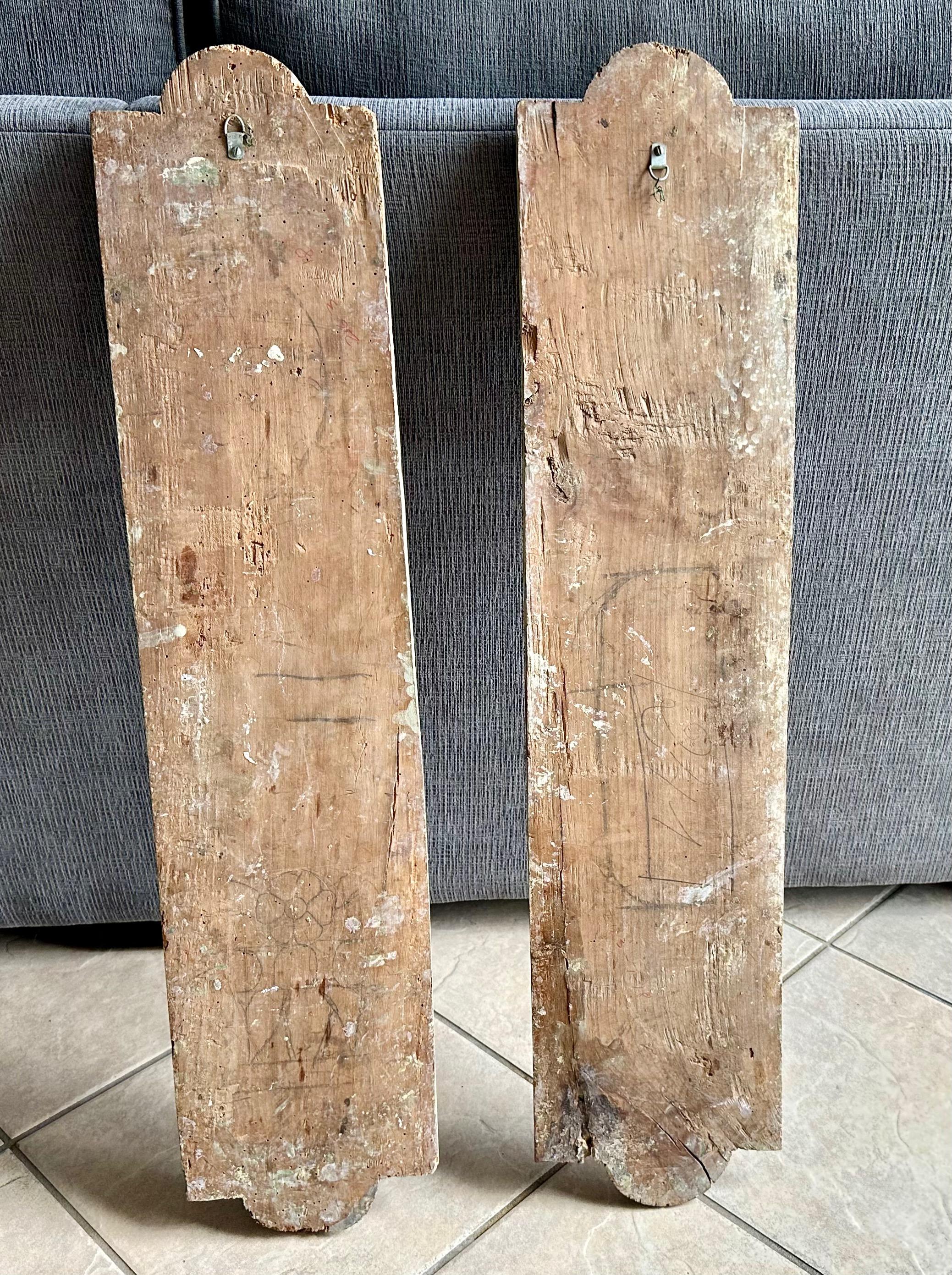 Pair of French Architectural Carved Giltwood Fragments Wall Art For Sale 13