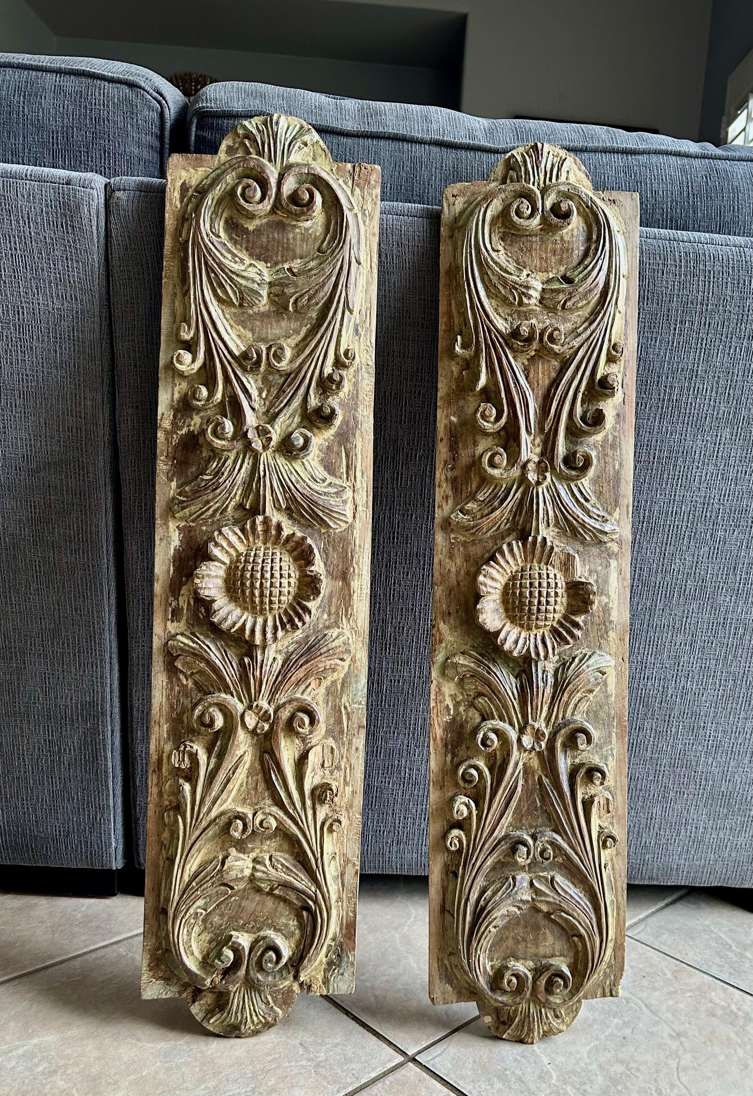 Pair of French Architectural Carved Giltwood Fragments Wall Art For Sale 15