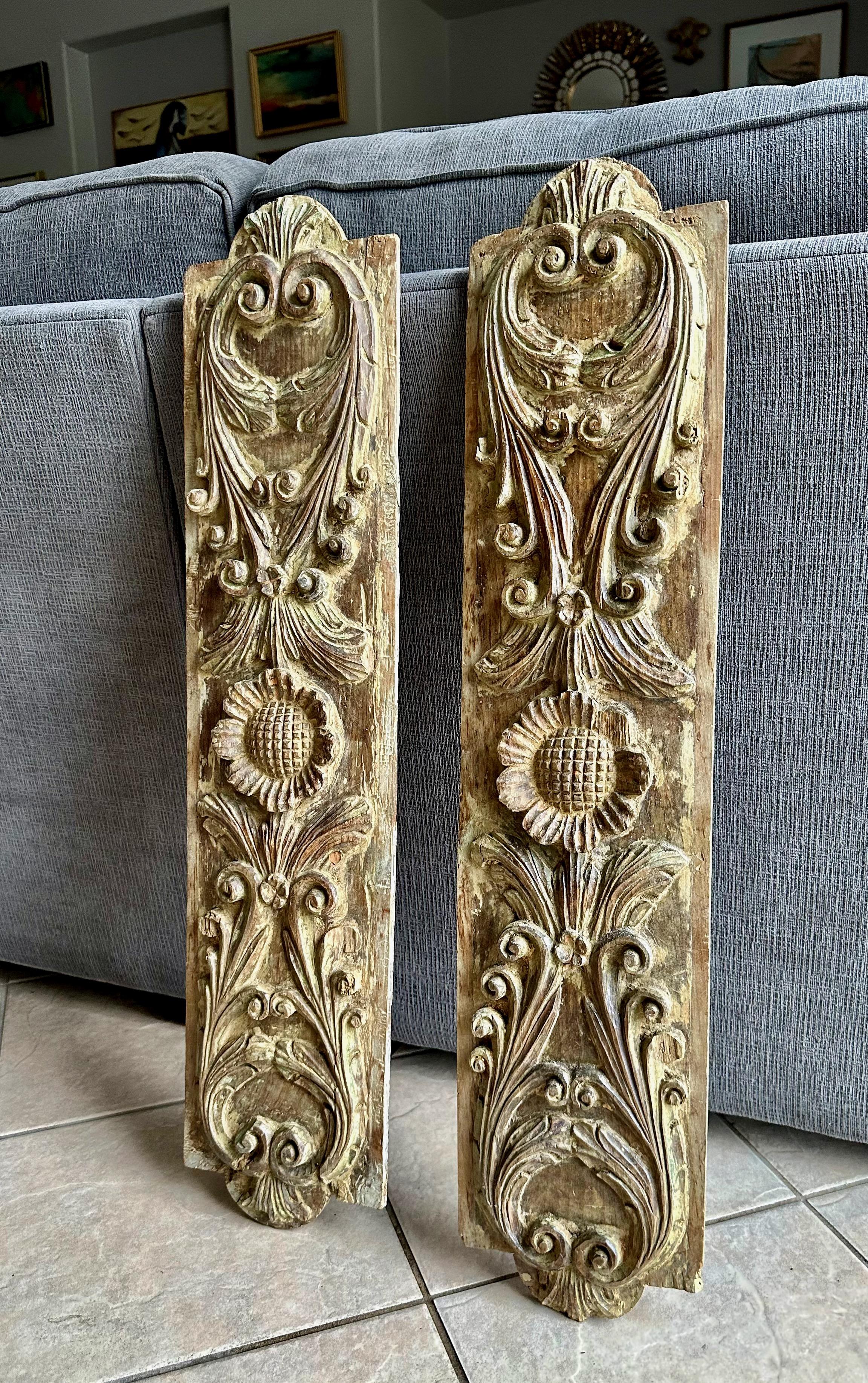 Pair of French Architectural Carved Giltwood Fragments Wall Art In Fair Condition For Sale In Palm Springs, CA