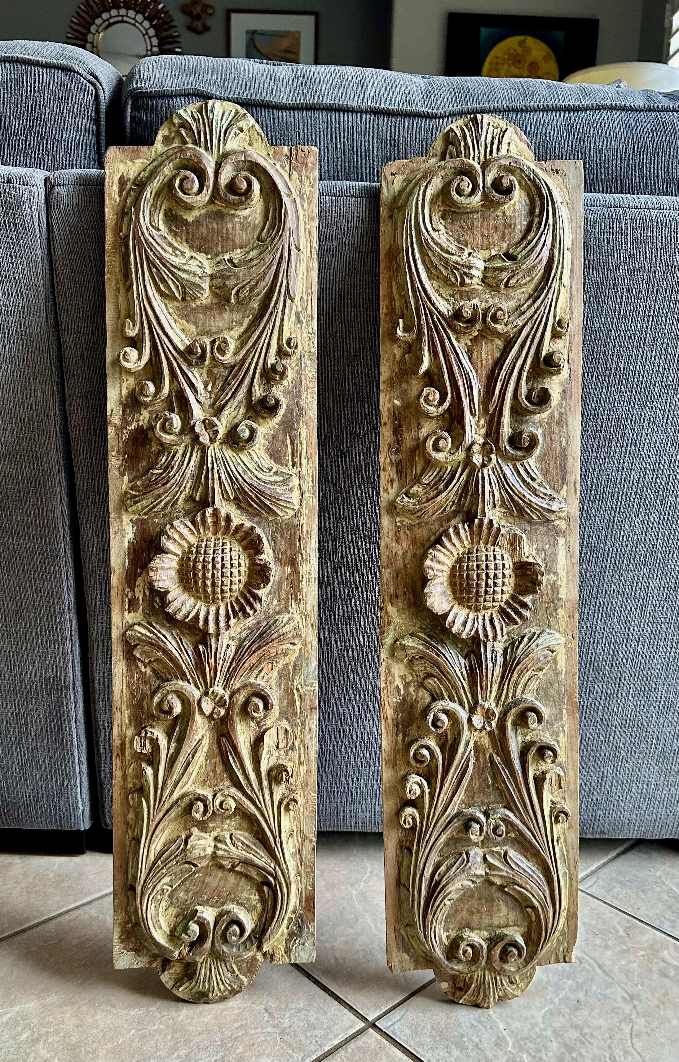 Pair of French Architectural Carved Giltwood Fragments Wall Art For Sale 1