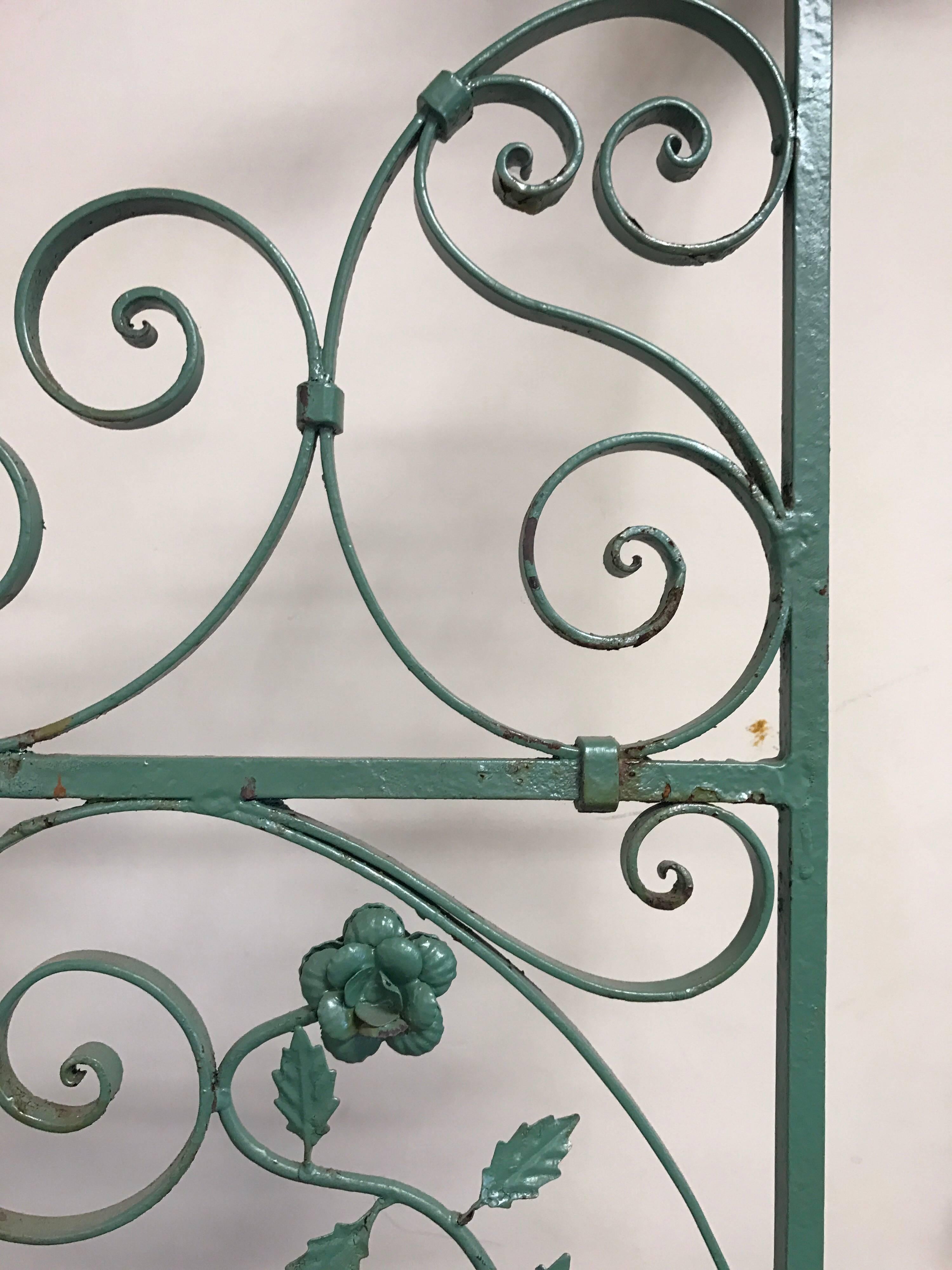 Pair of French Architectural Painted Wrought Iron Gates Sculptures Panels In Excellent Condition In West Hartford, CT
