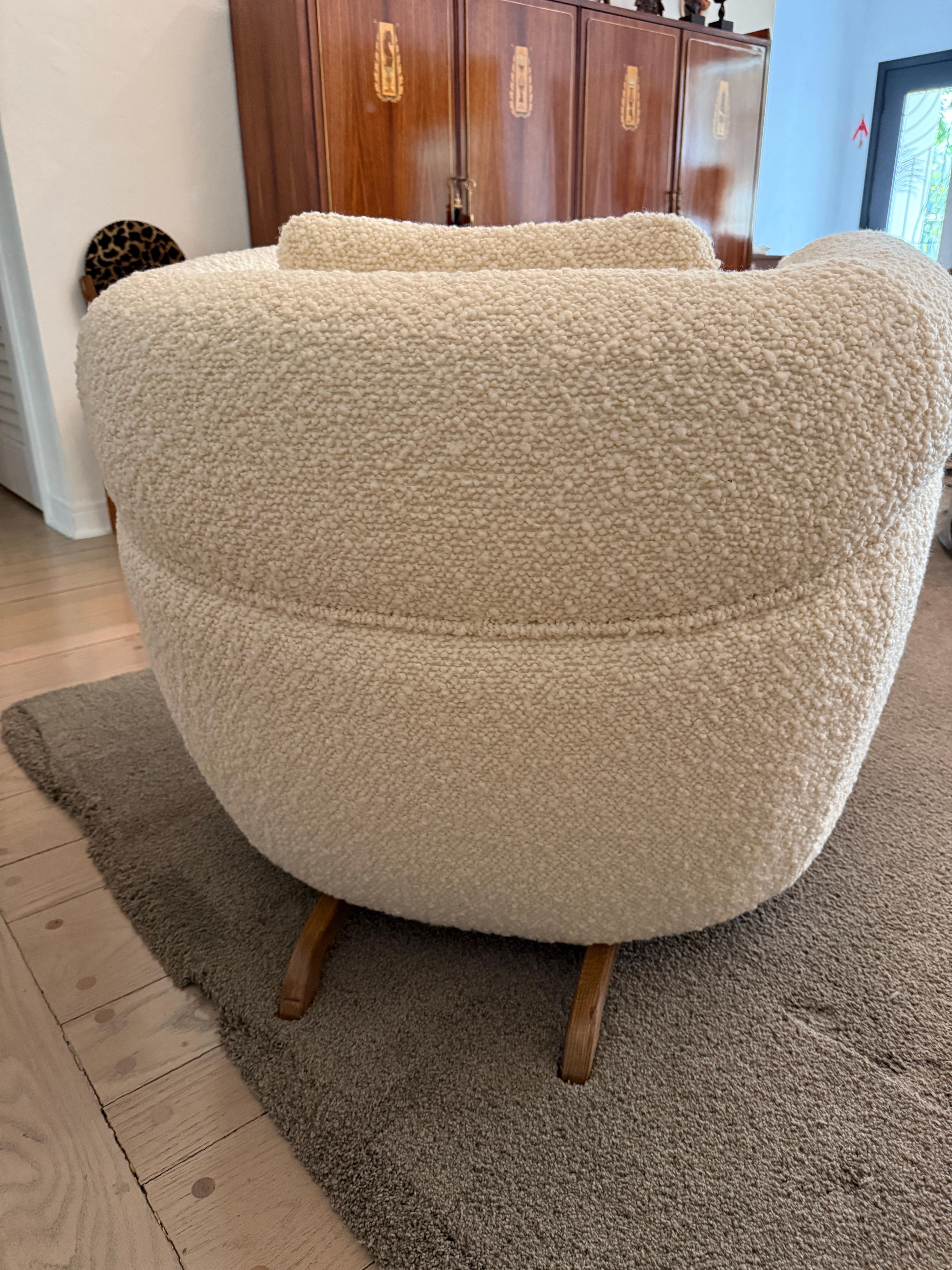 Paar französische Sessel nach einem original dänischen Design (Französisch) im Angebot