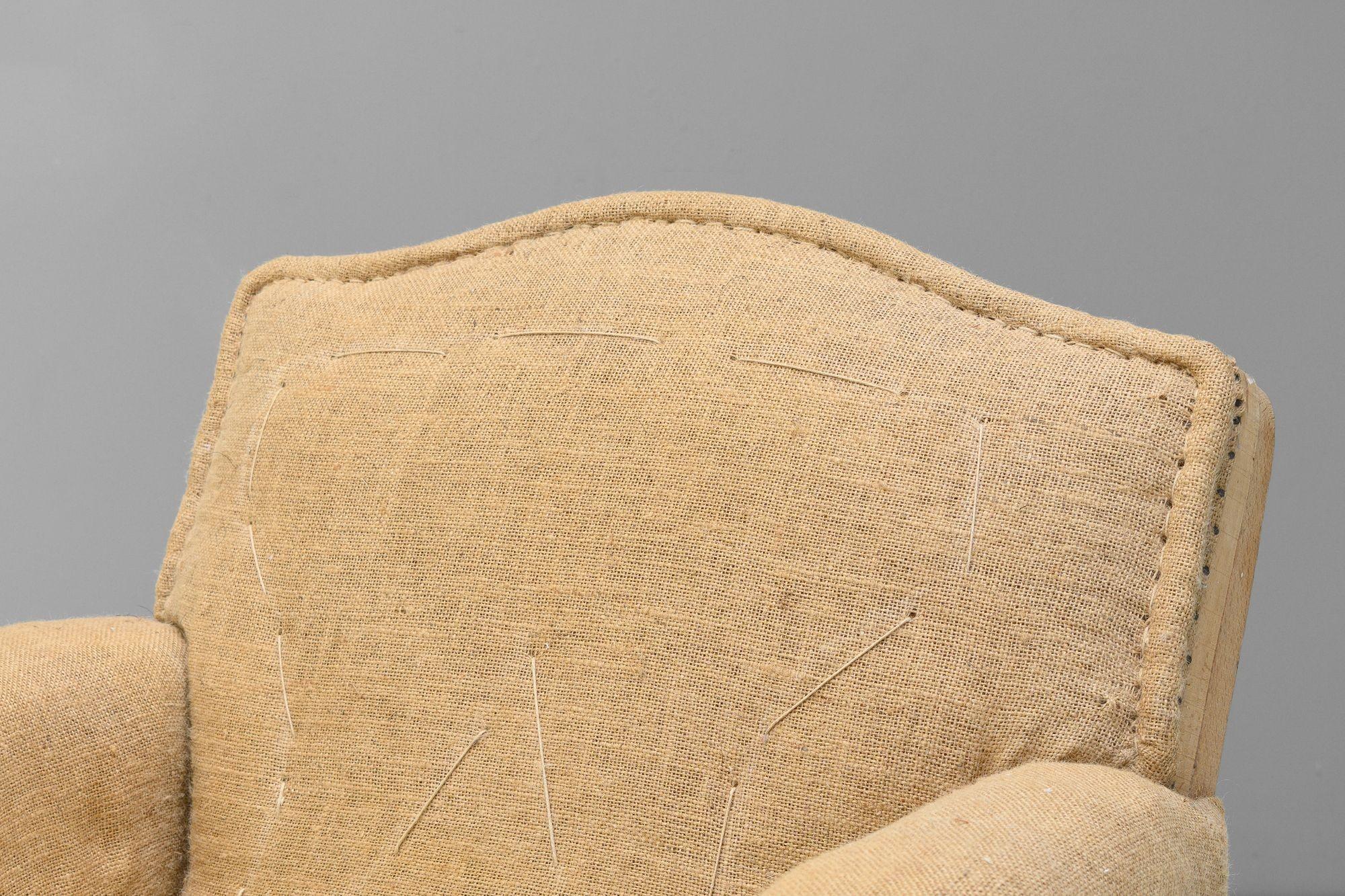 Noyer Pair of French Armchairs en vente