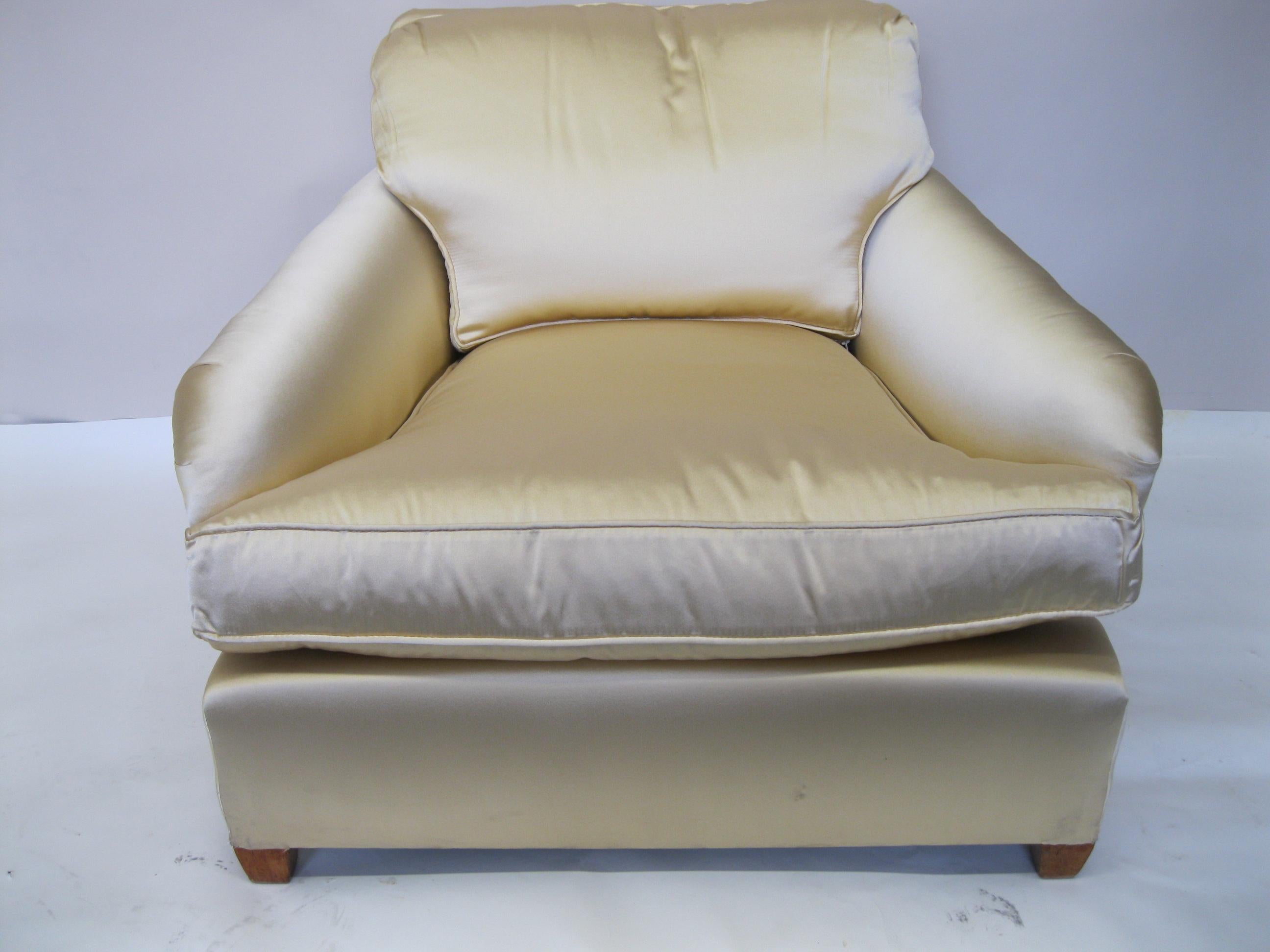 Pair of French Armchairs in Champagne Satin In Good Condition In New York, NY