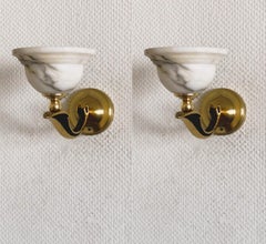 Paire d'appliques murales Art déco françaises en laiton et albâtre, années 1930