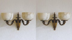 Coppia di lampade da parete a due luci in bronzo alabastrino Art Déco francese, Francia, anni '30
